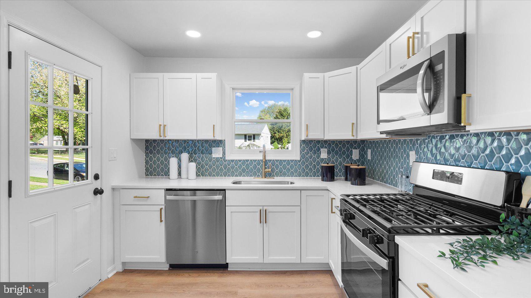 SUBURBIA - Residential