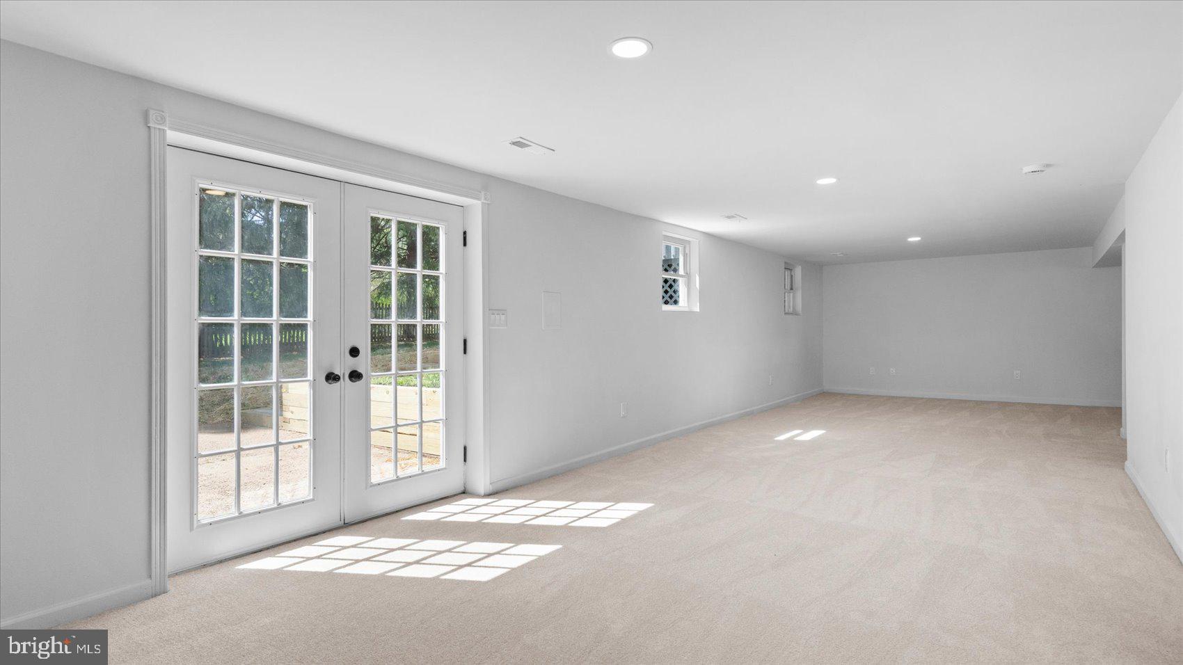 SUBURBIA - Residential