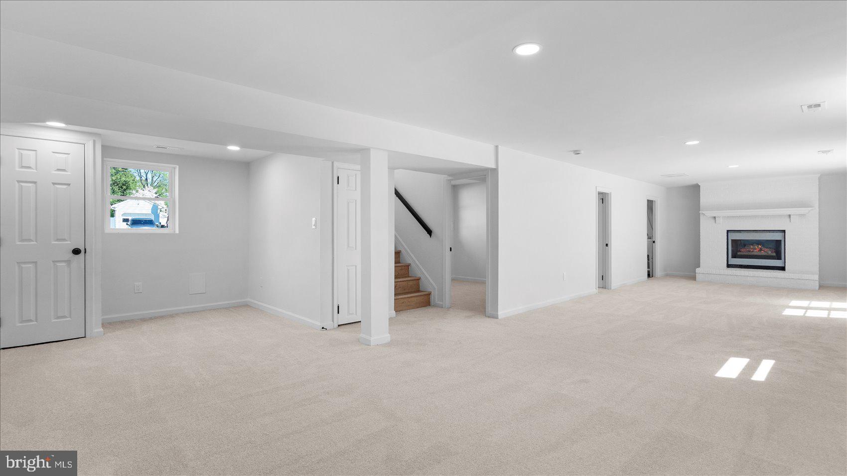 SUBURBIA - Residential