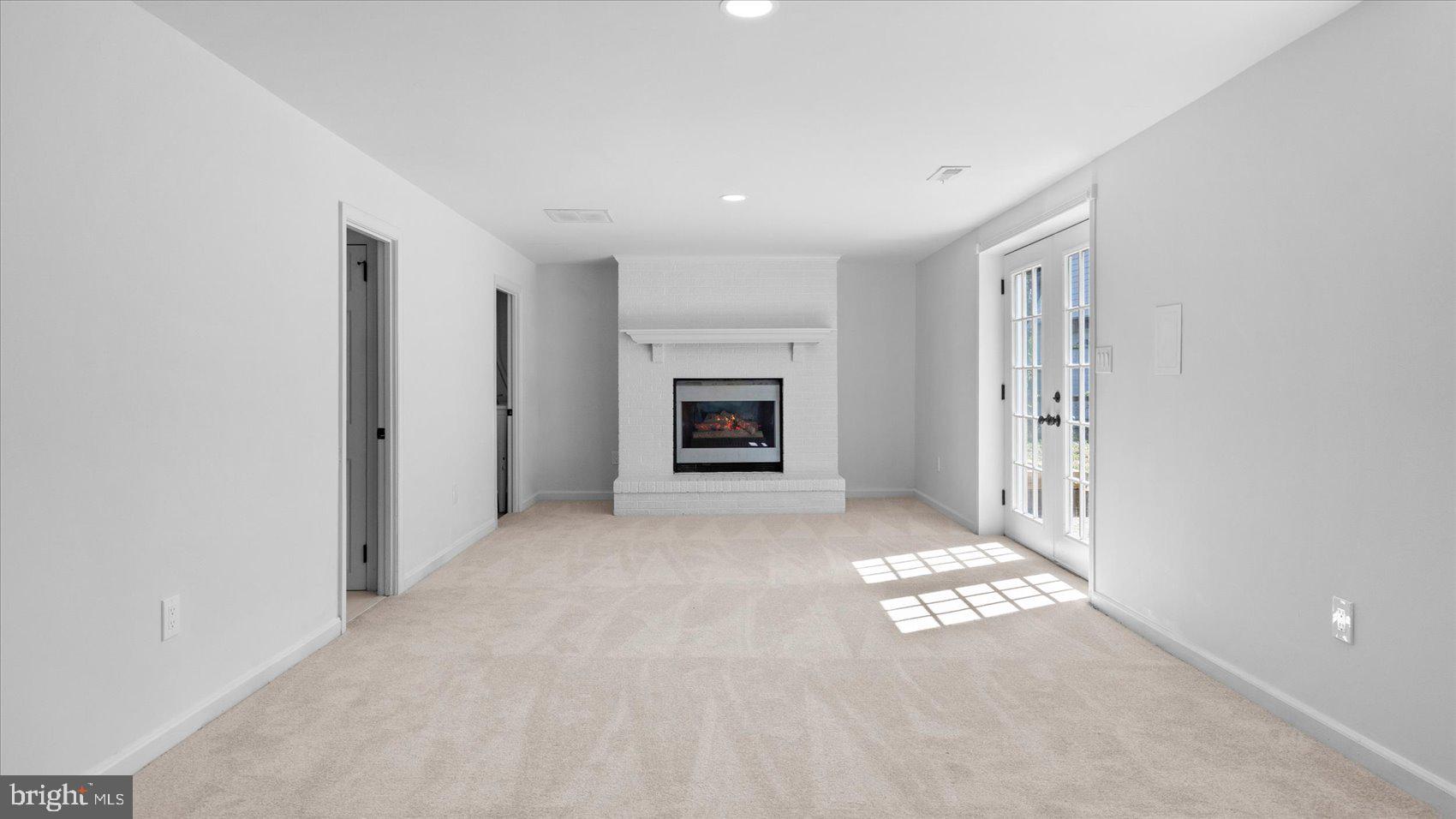 SUBURBIA - Residential