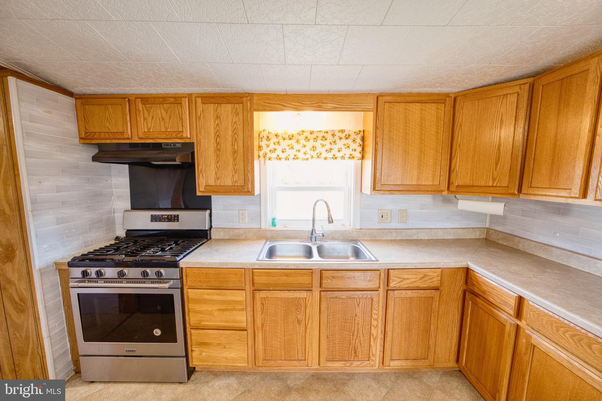 1700 THOMPSONVILLE ROAD