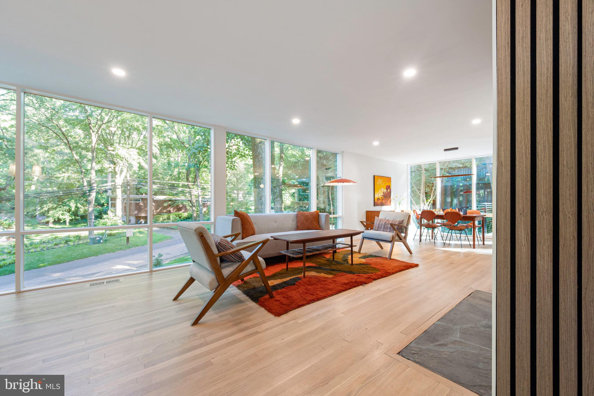 HOLLIN HILLS - Residential