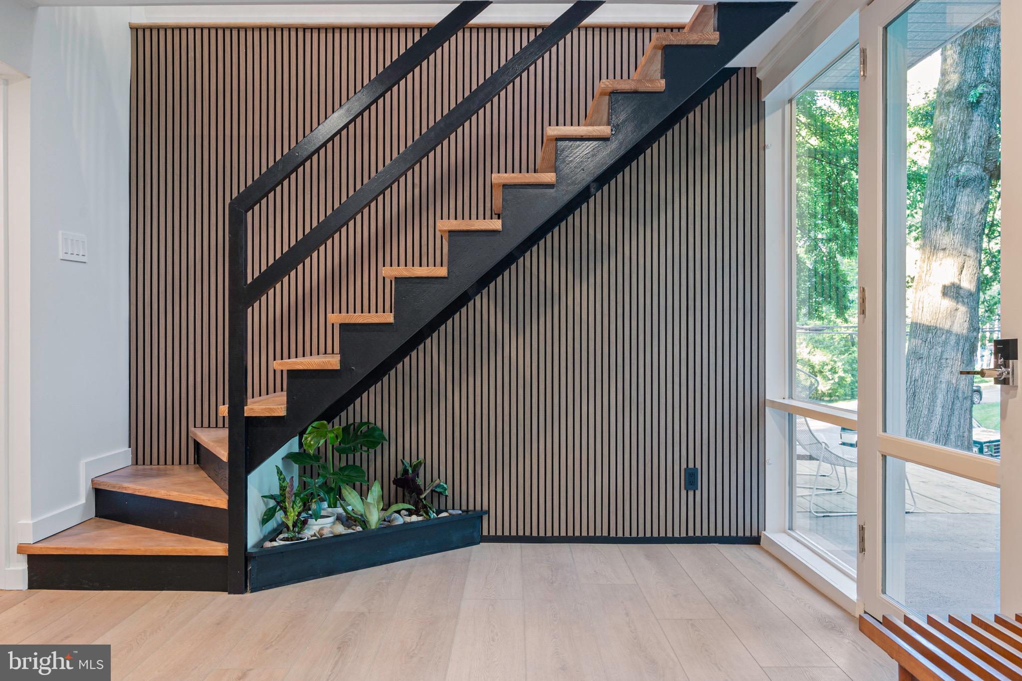 HOLLIN HILLS - Residential