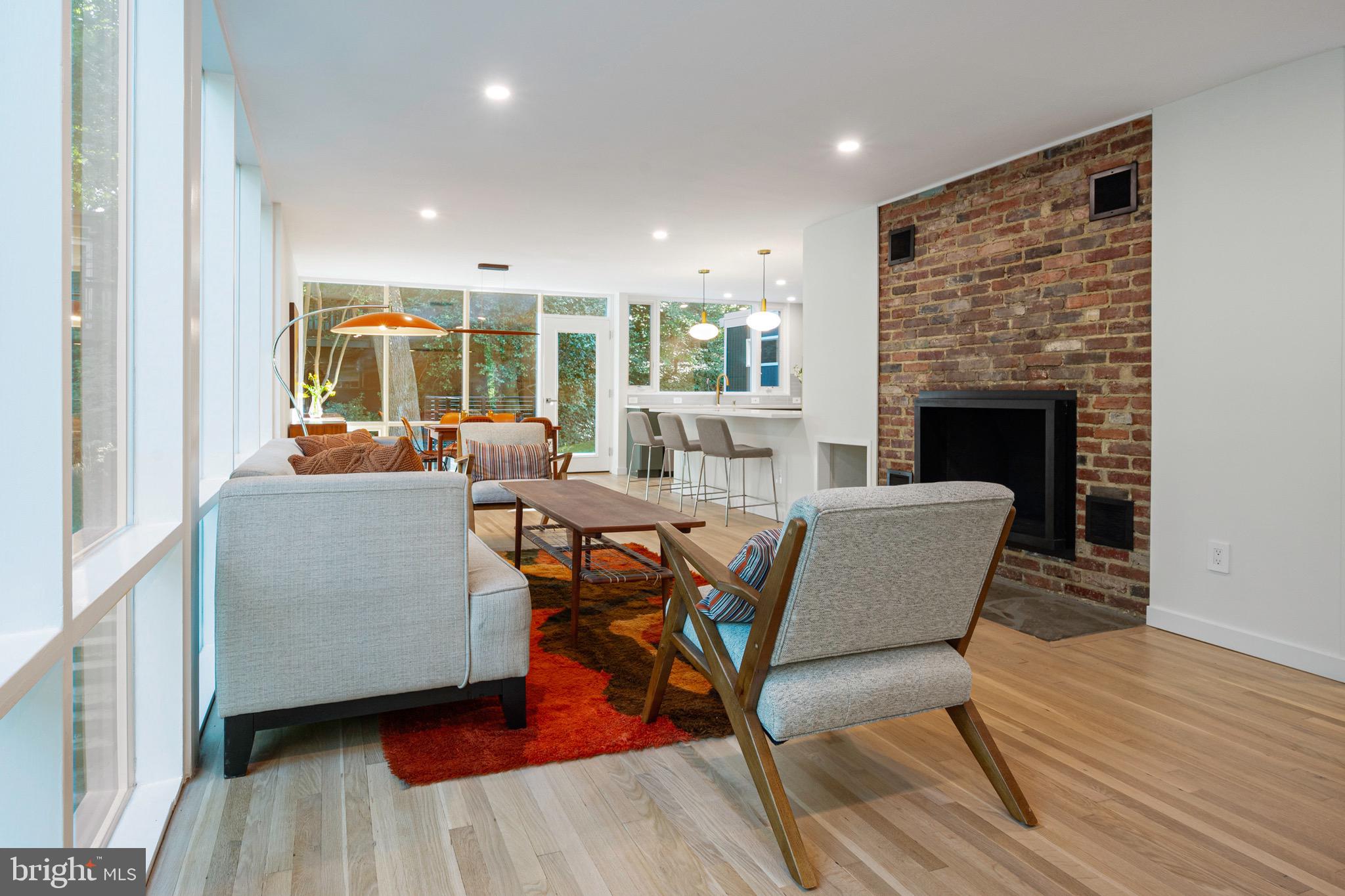 HOLLIN HILLS - Residential