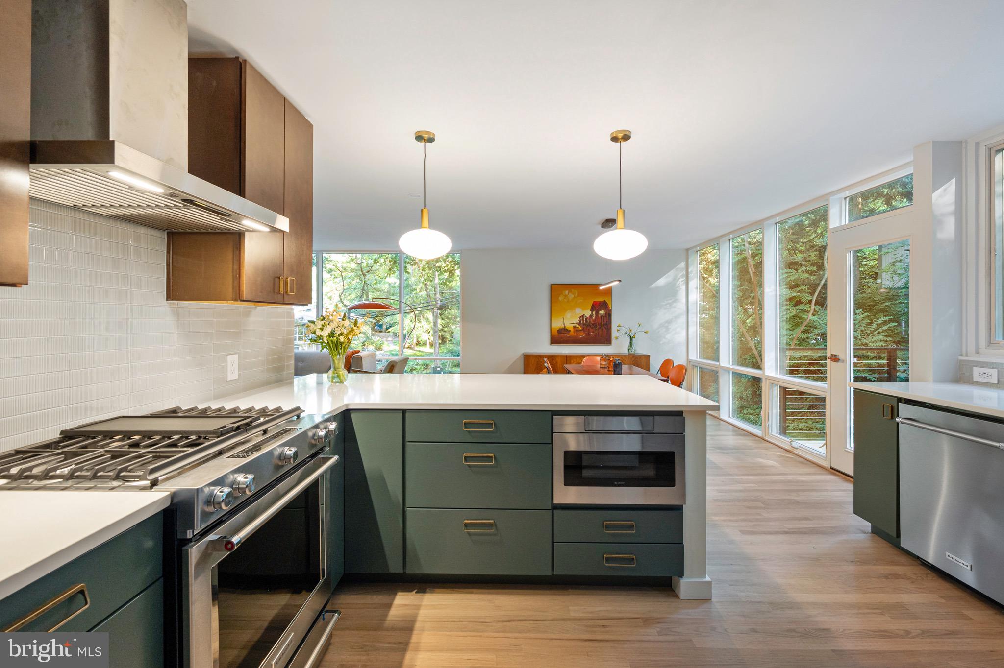 HOLLIN HILLS - Residential