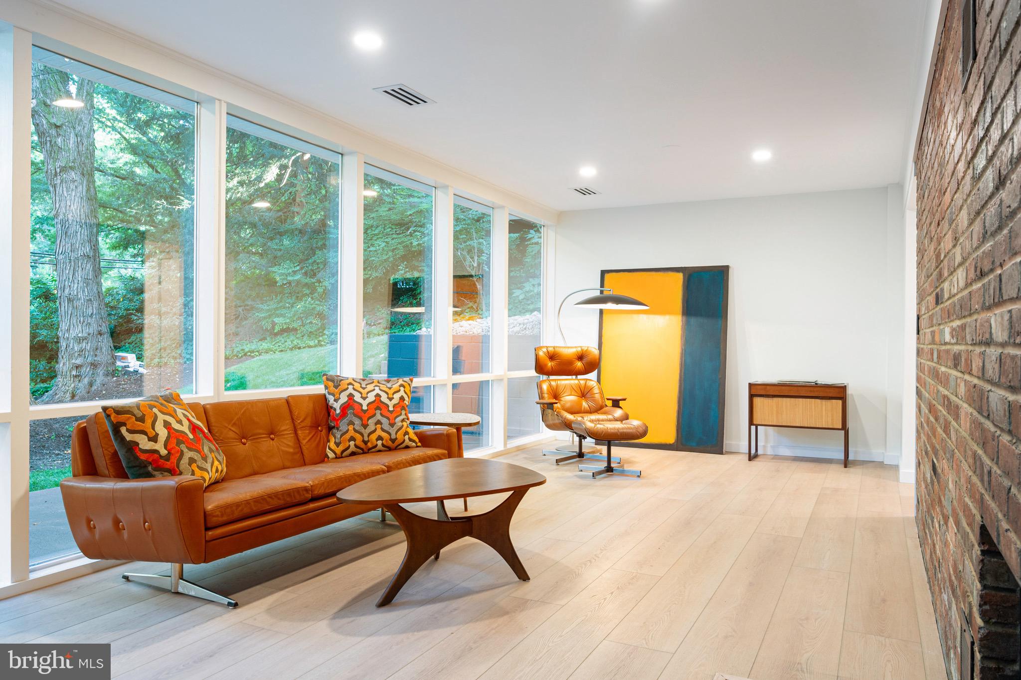 HOLLIN HILLS - Residential