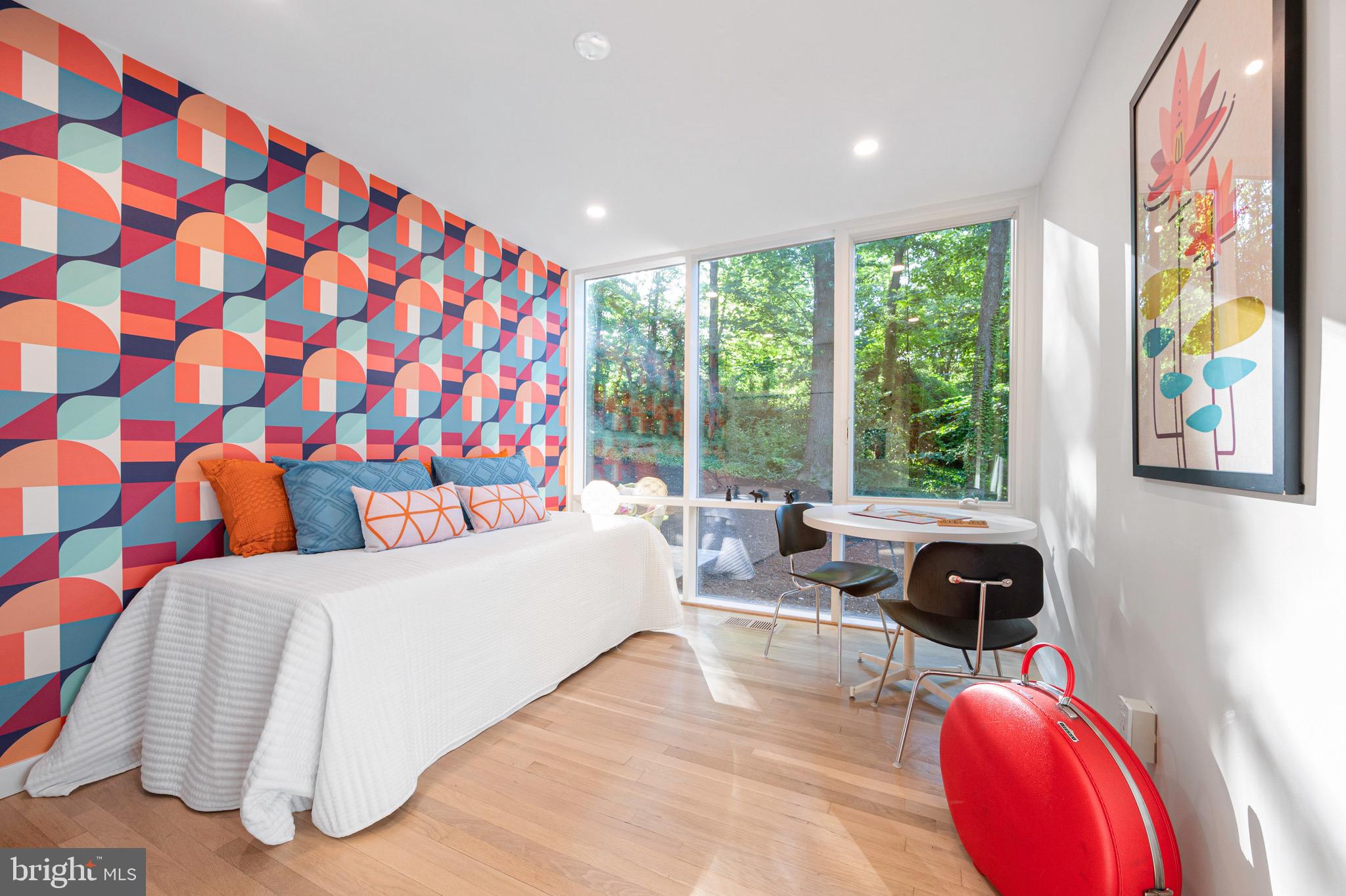 HOLLIN HILLS - Residential