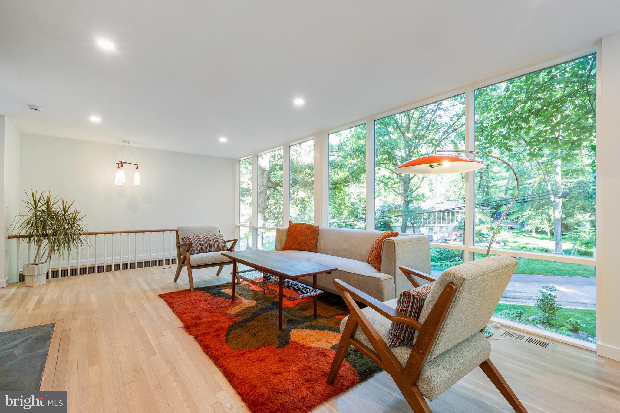 HOLLIN HILLS - Residential