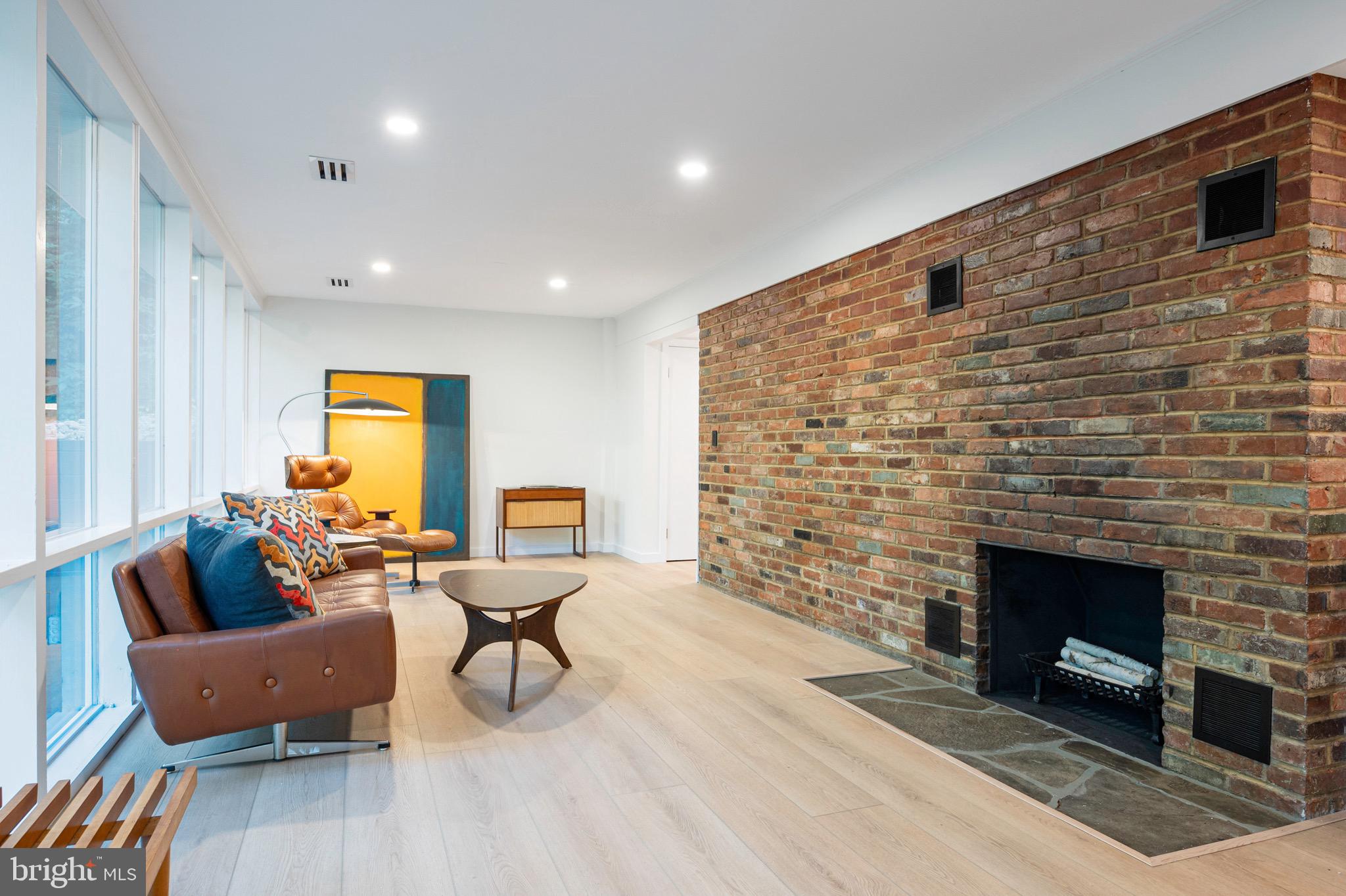 HOLLIN HILLS - Residential