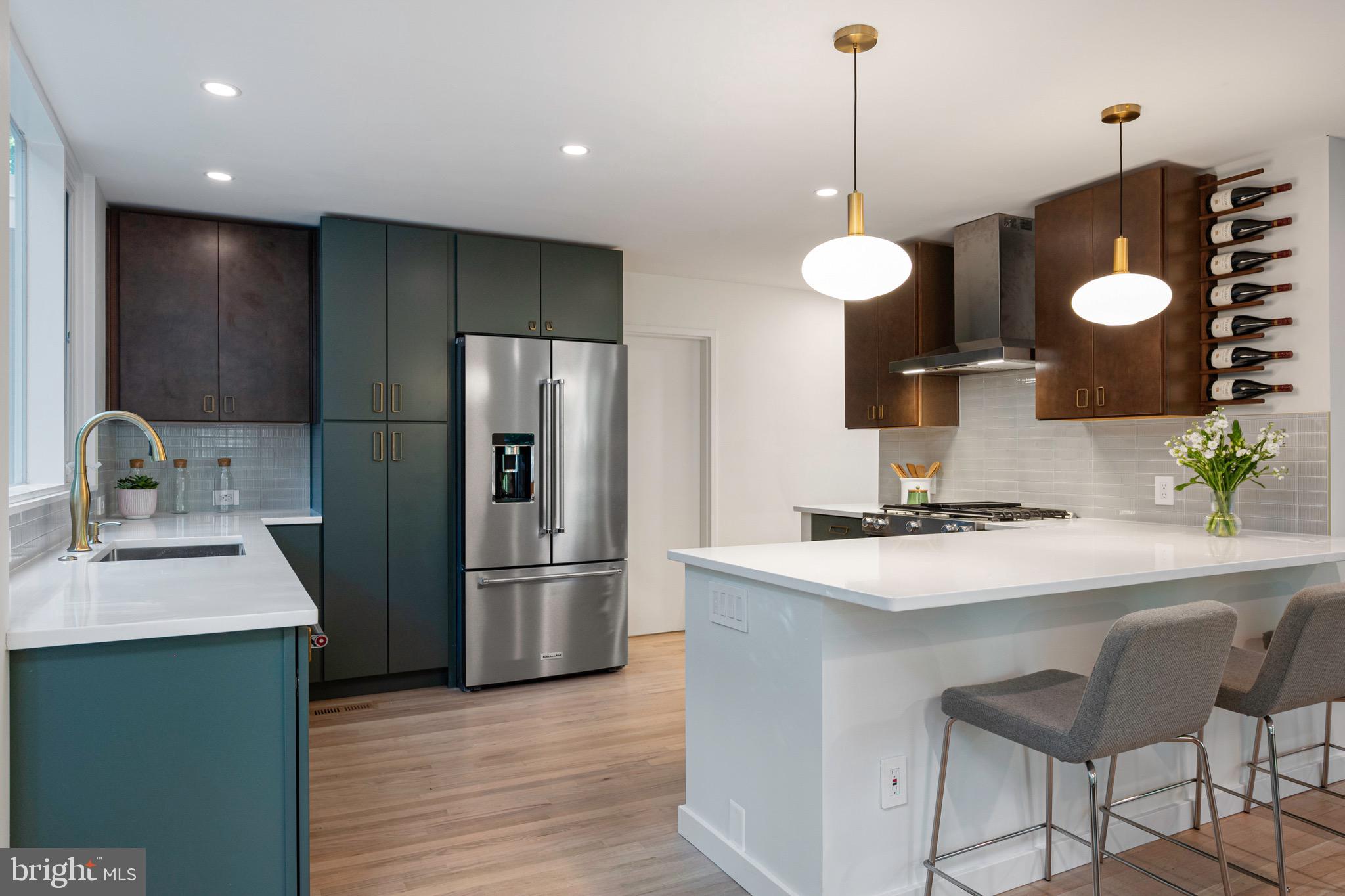 HOLLIN HILLS - Residential