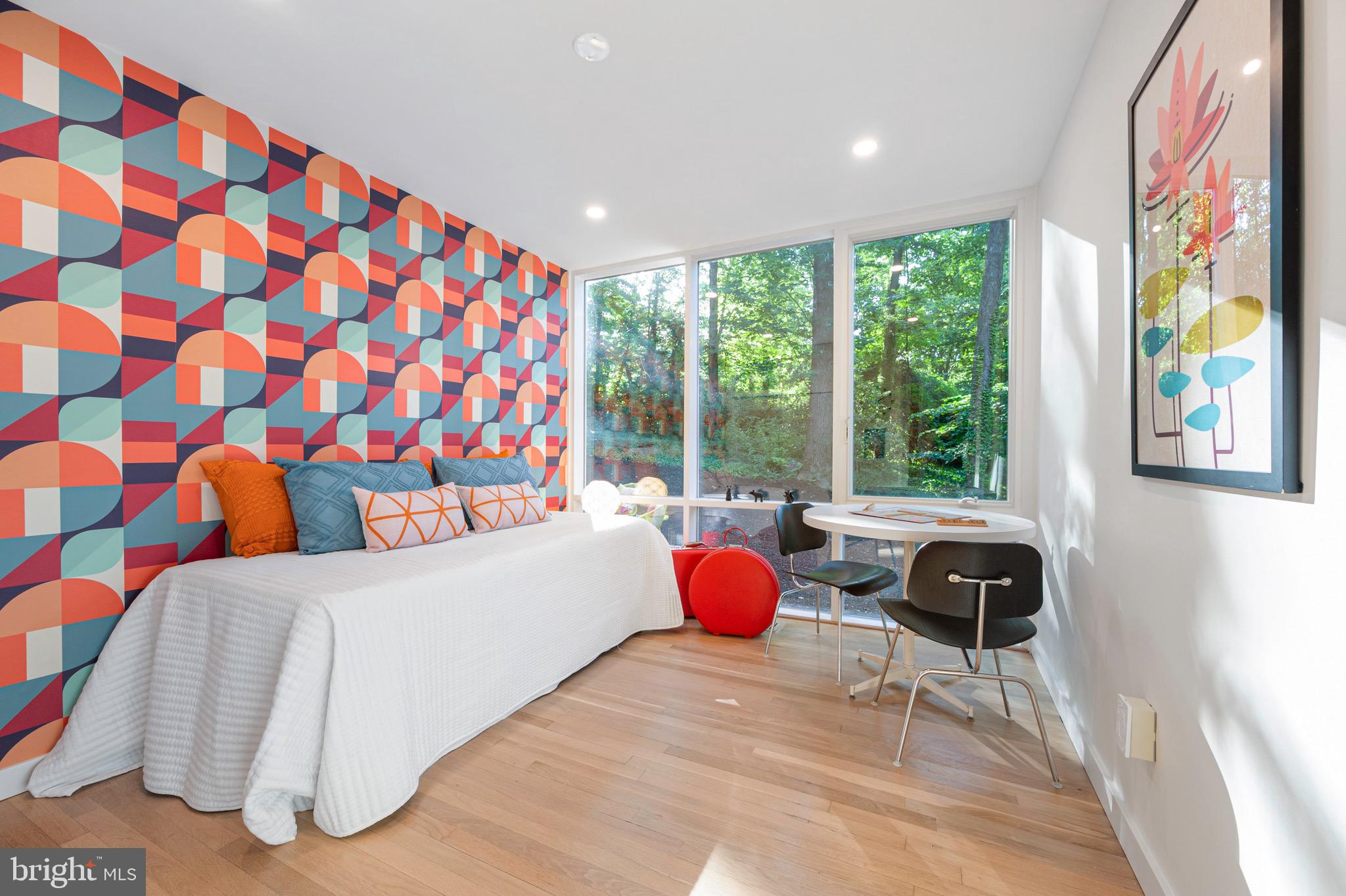 HOLLIN HILLS - Residential