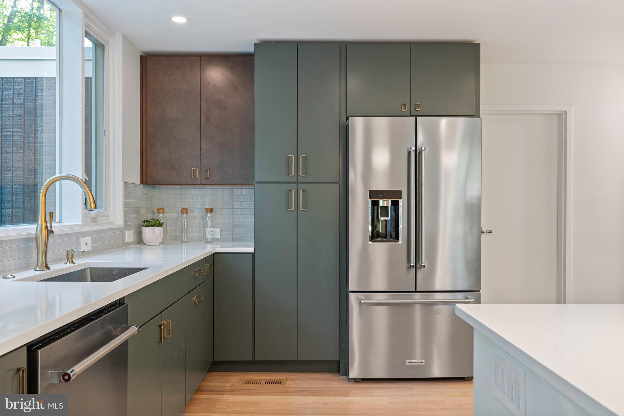 HOLLIN HILLS - Residential