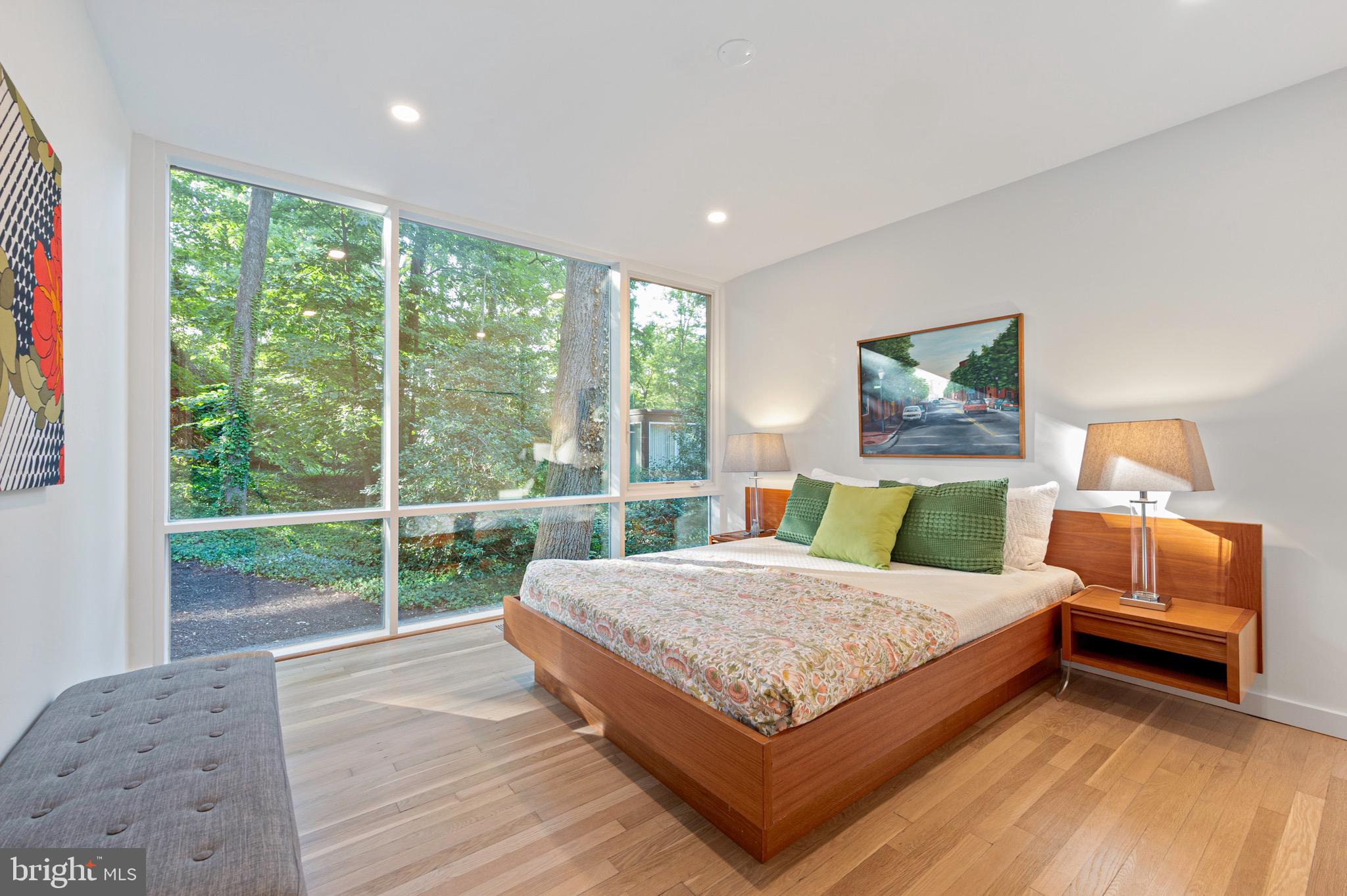 HOLLIN HILLS - Residential