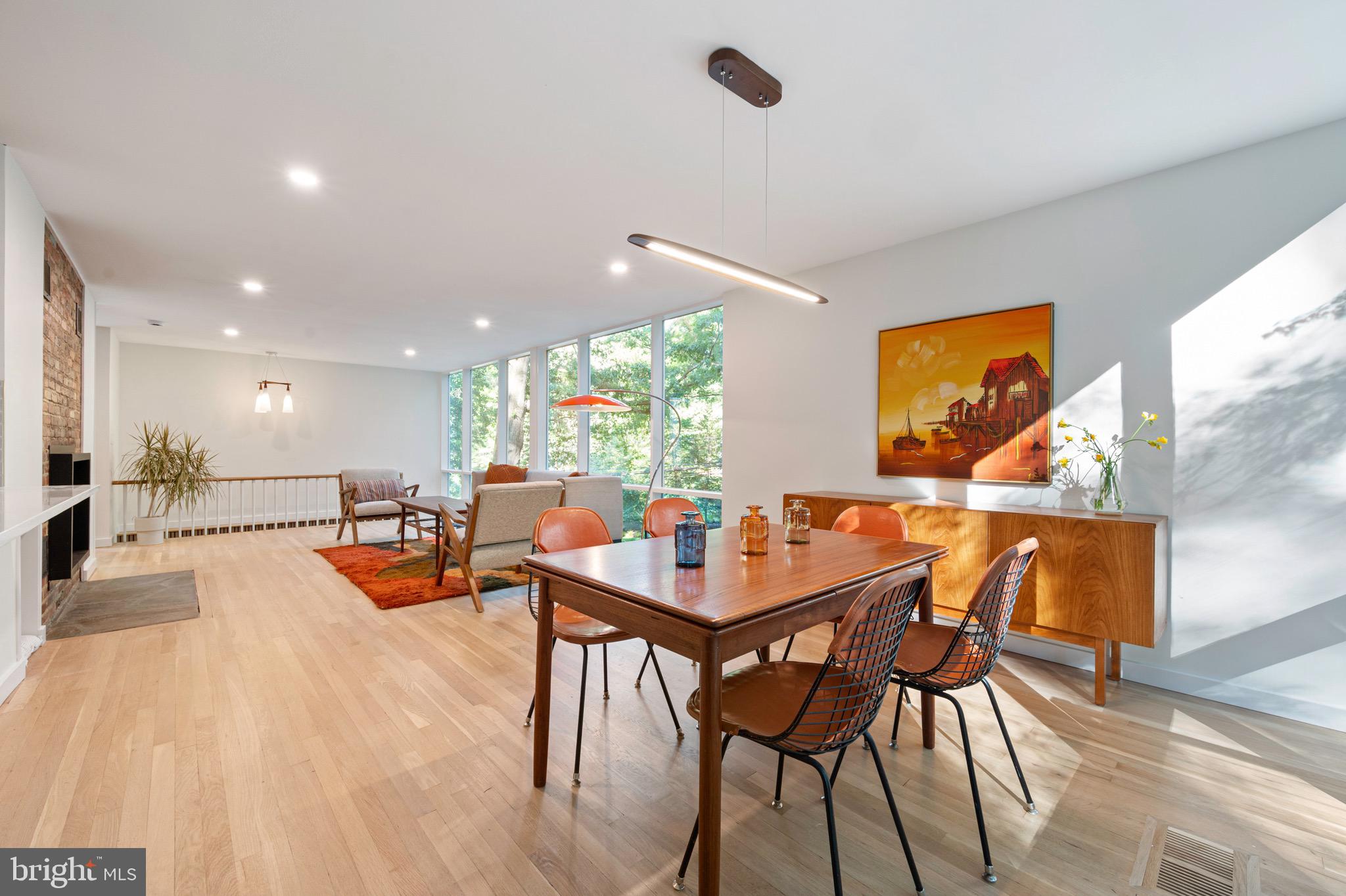 HOLLIN HILLS - Residential