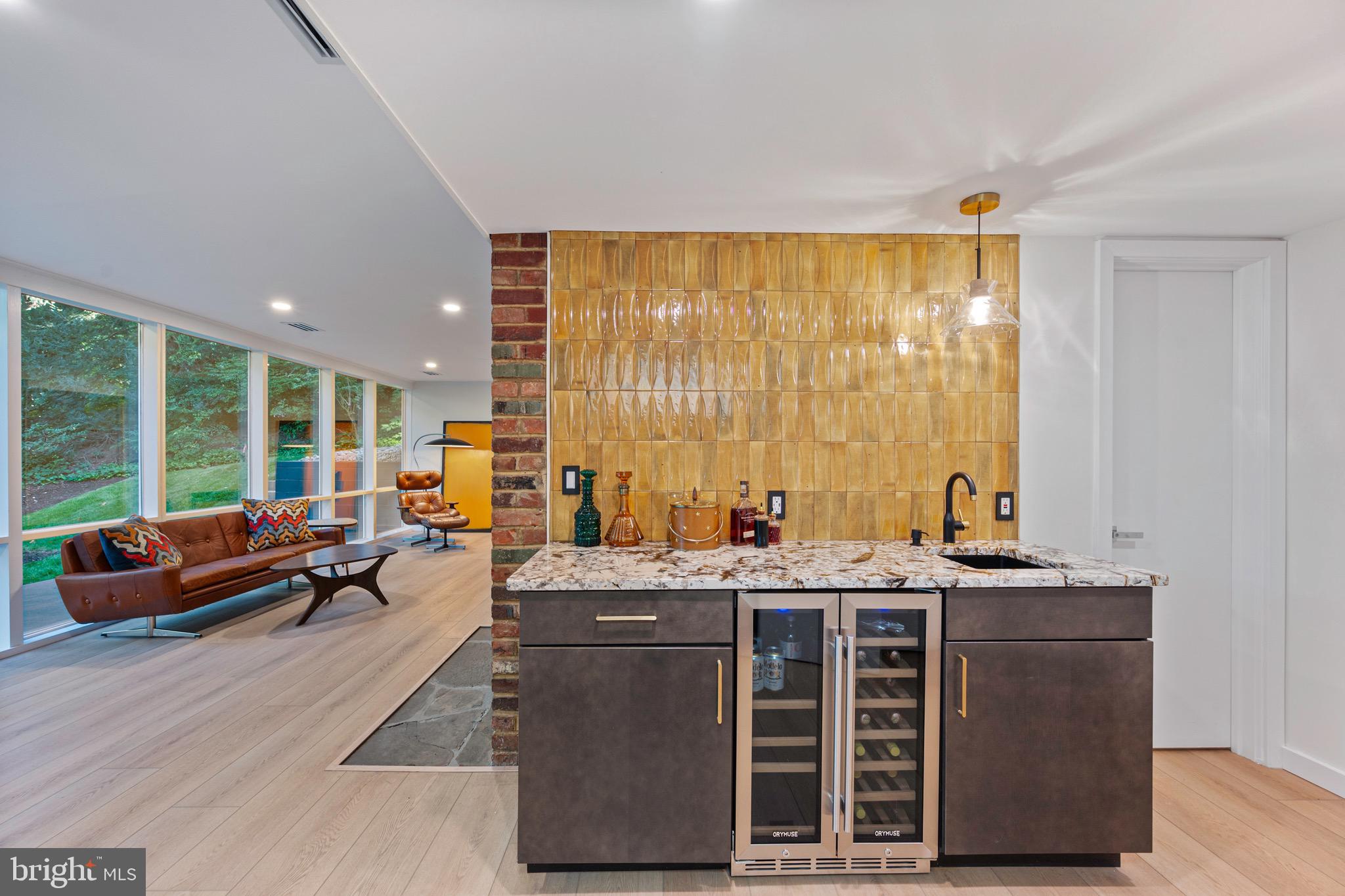 HOLLIN HILLS - Residential