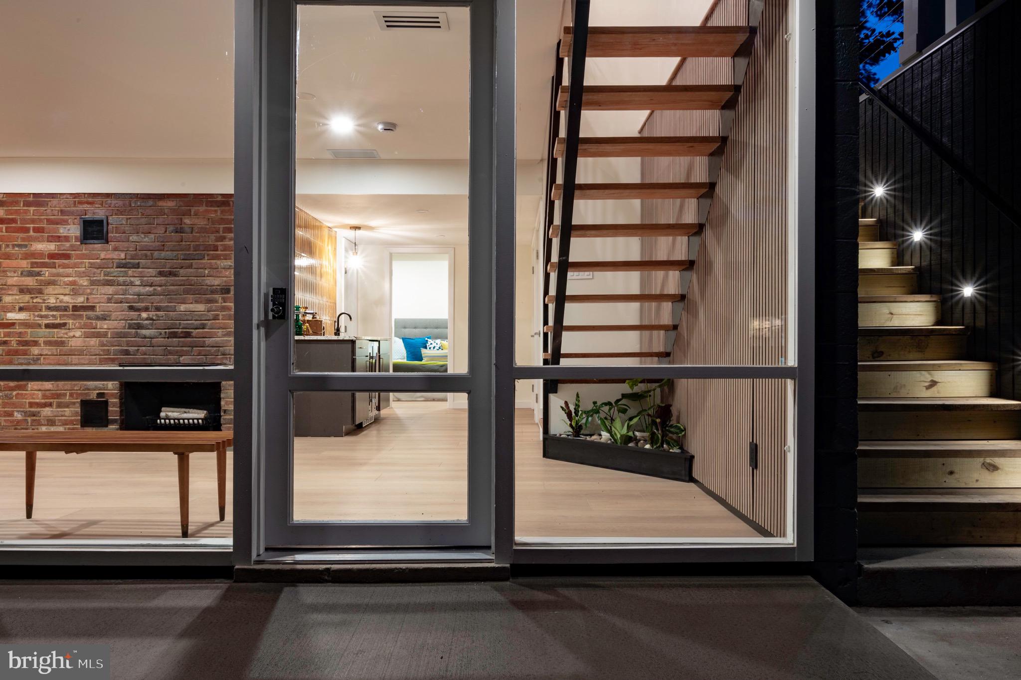 HOLLIN HILLS - Residential