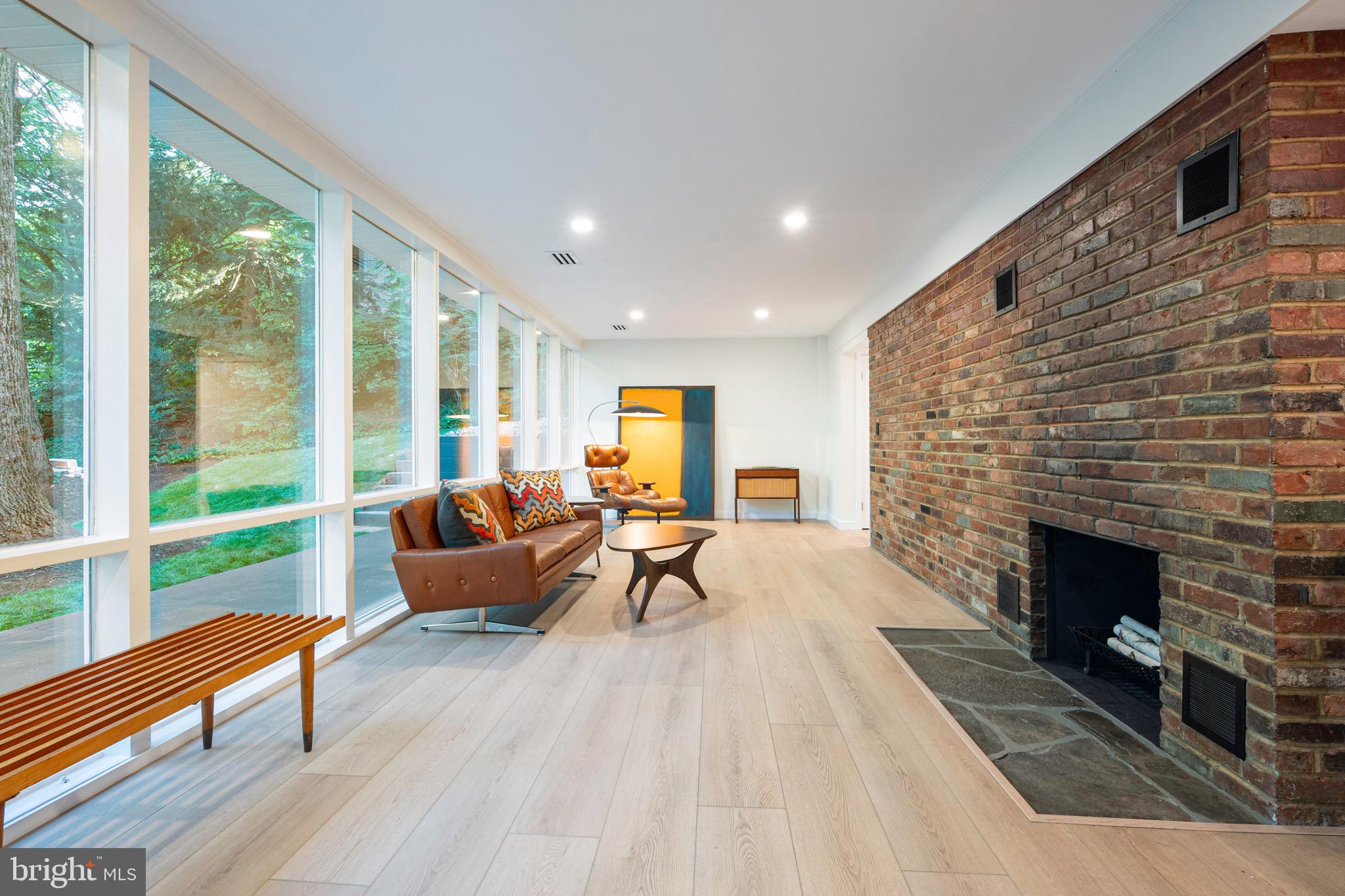 HOLLIN HILLS - Residential