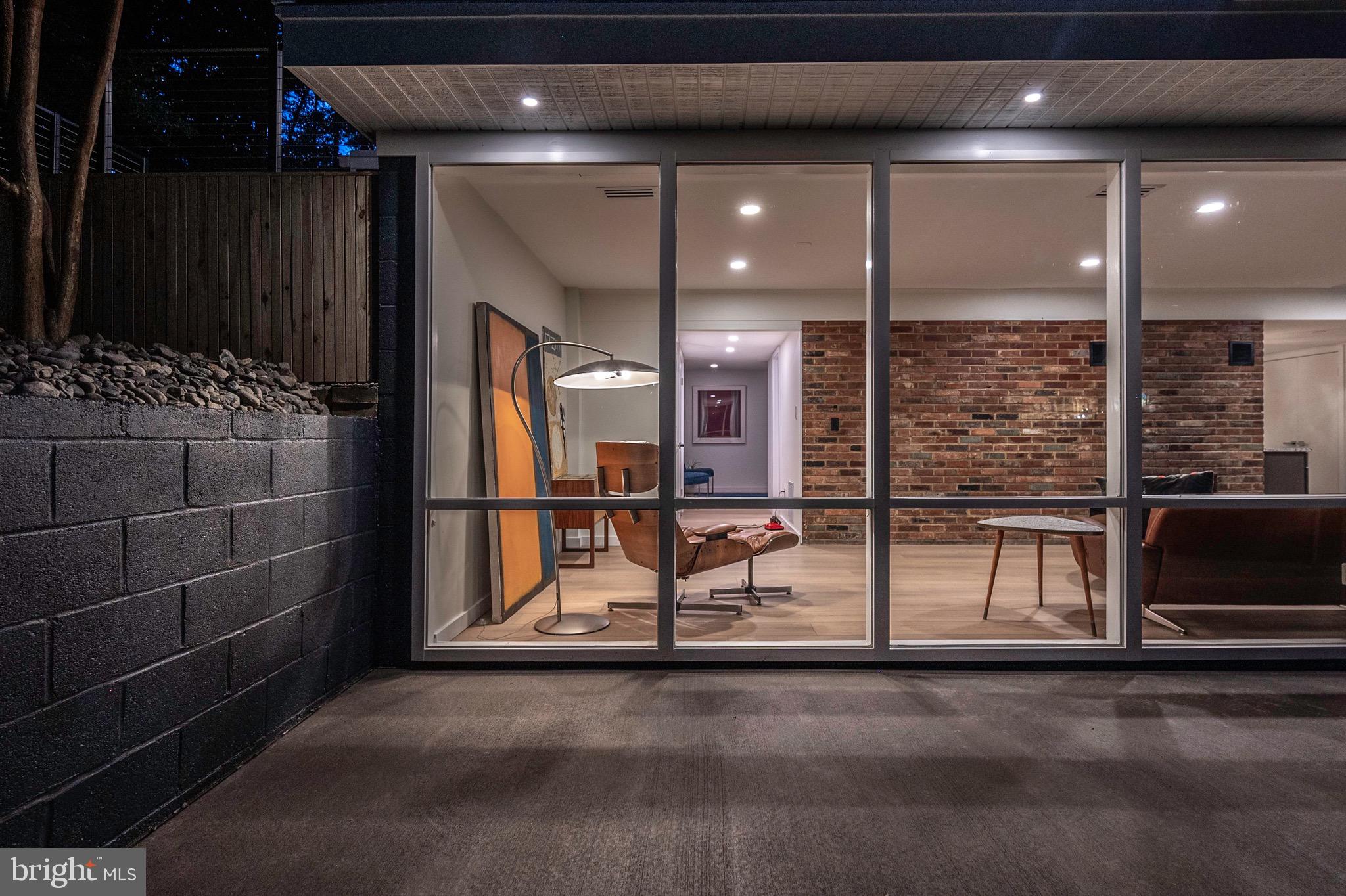 HOLLIN HILLS - Residential