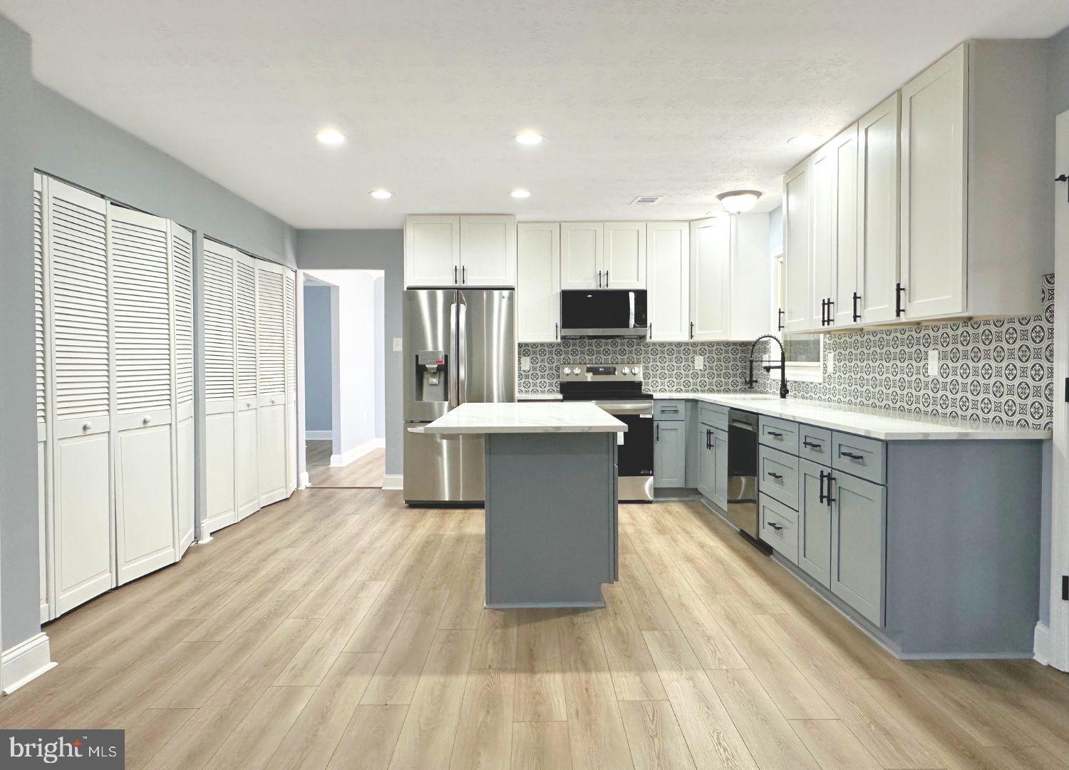 THE PROVINCES - Residential