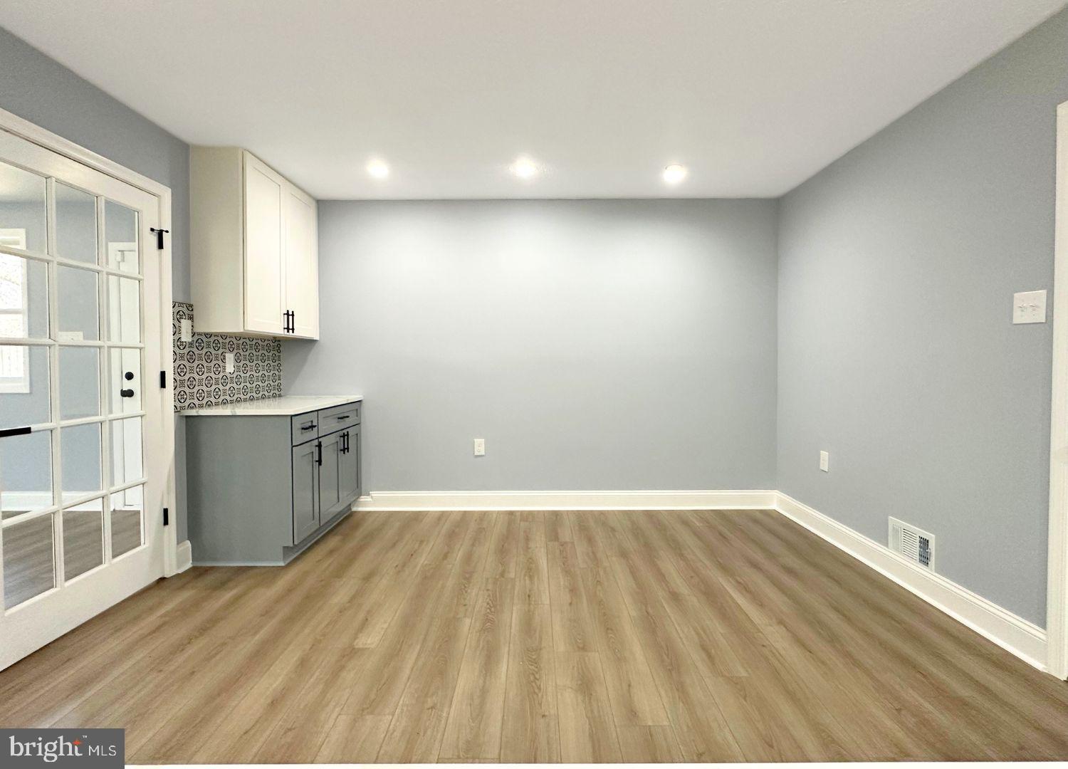 THE PROVINCES - Residential