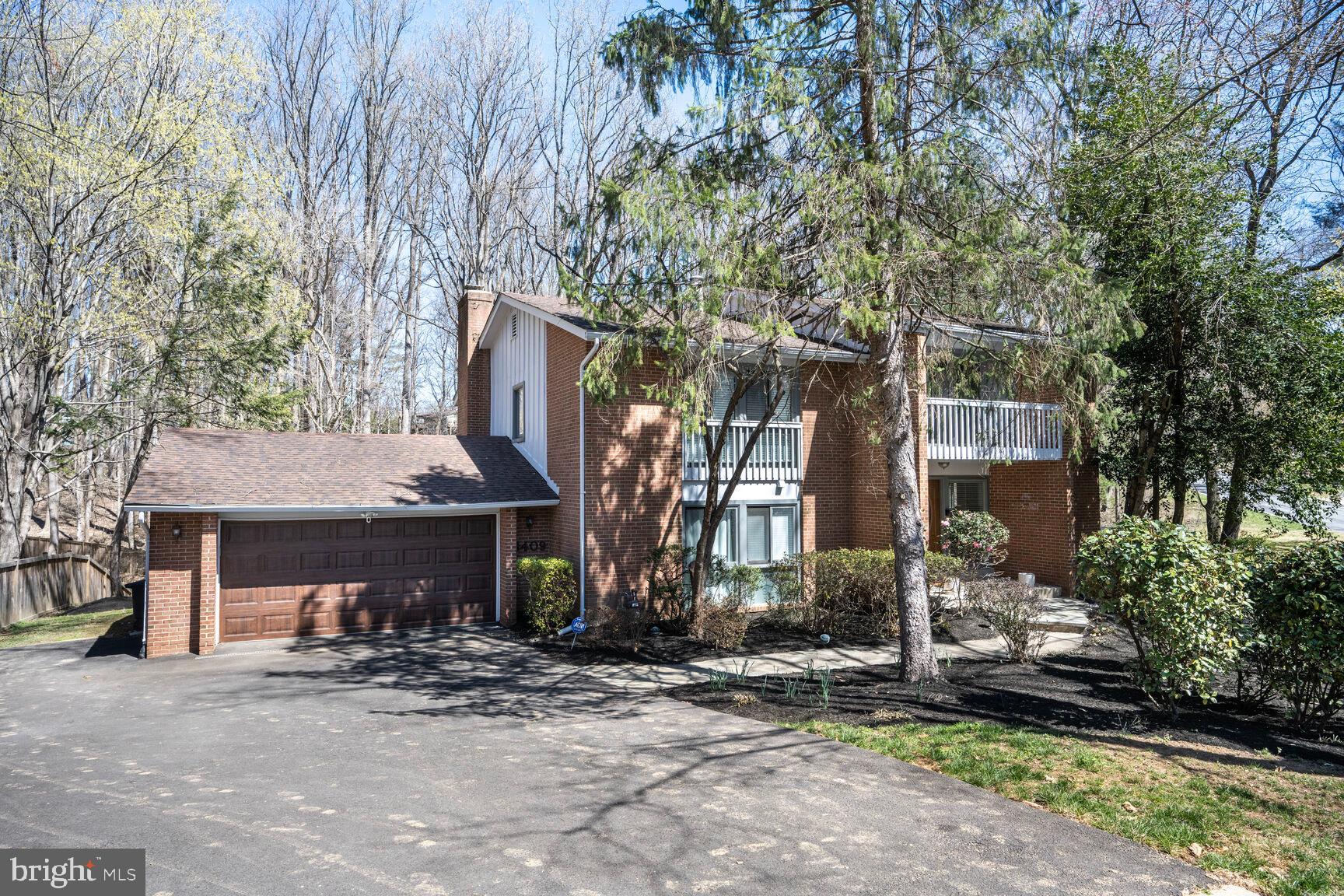 CONGRESSIONAL COUNTRY CLUB ESTATES - Residential