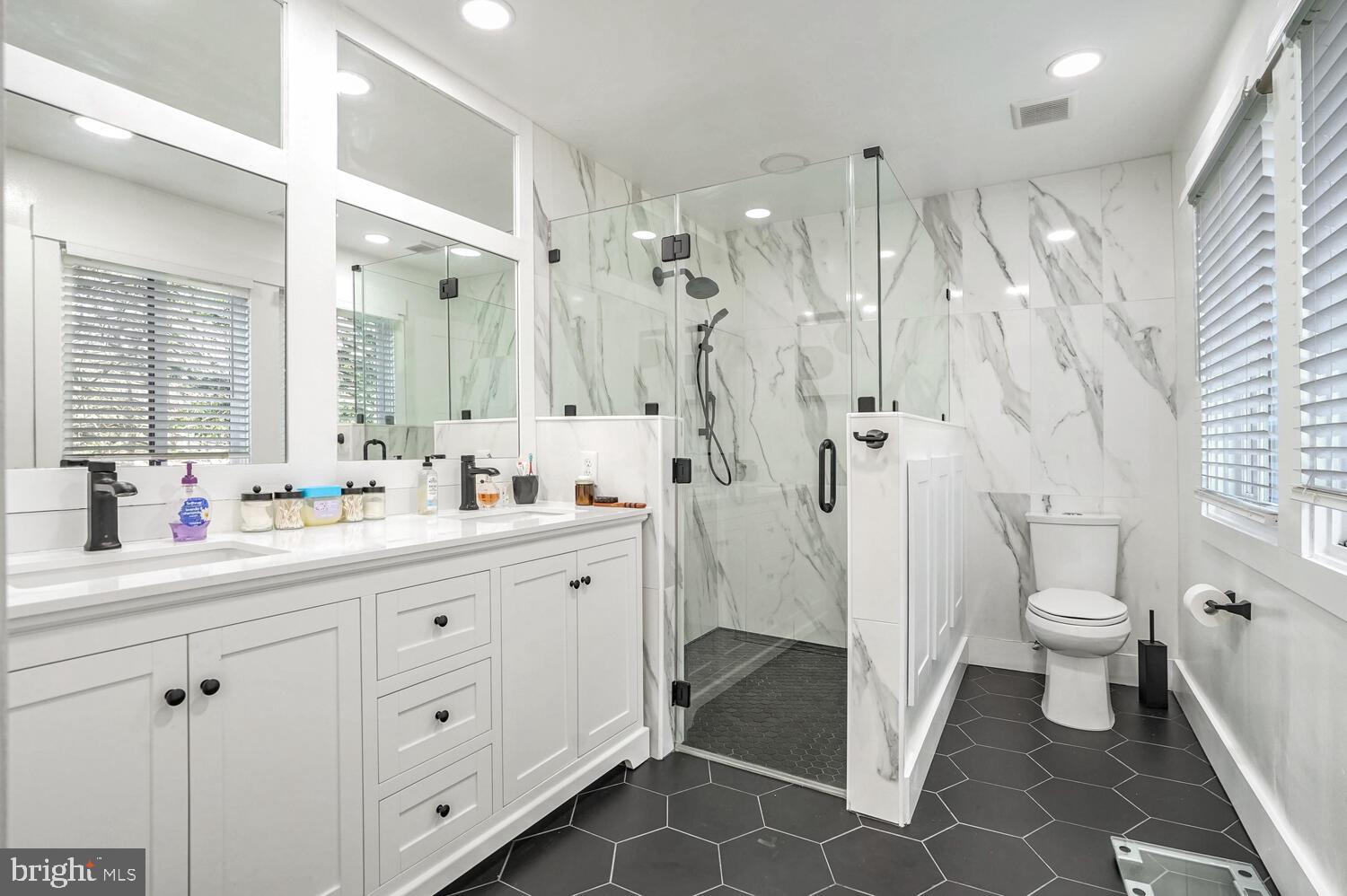 CONGRESSIONAL COUNTRY CLUB ESTATES - Residential