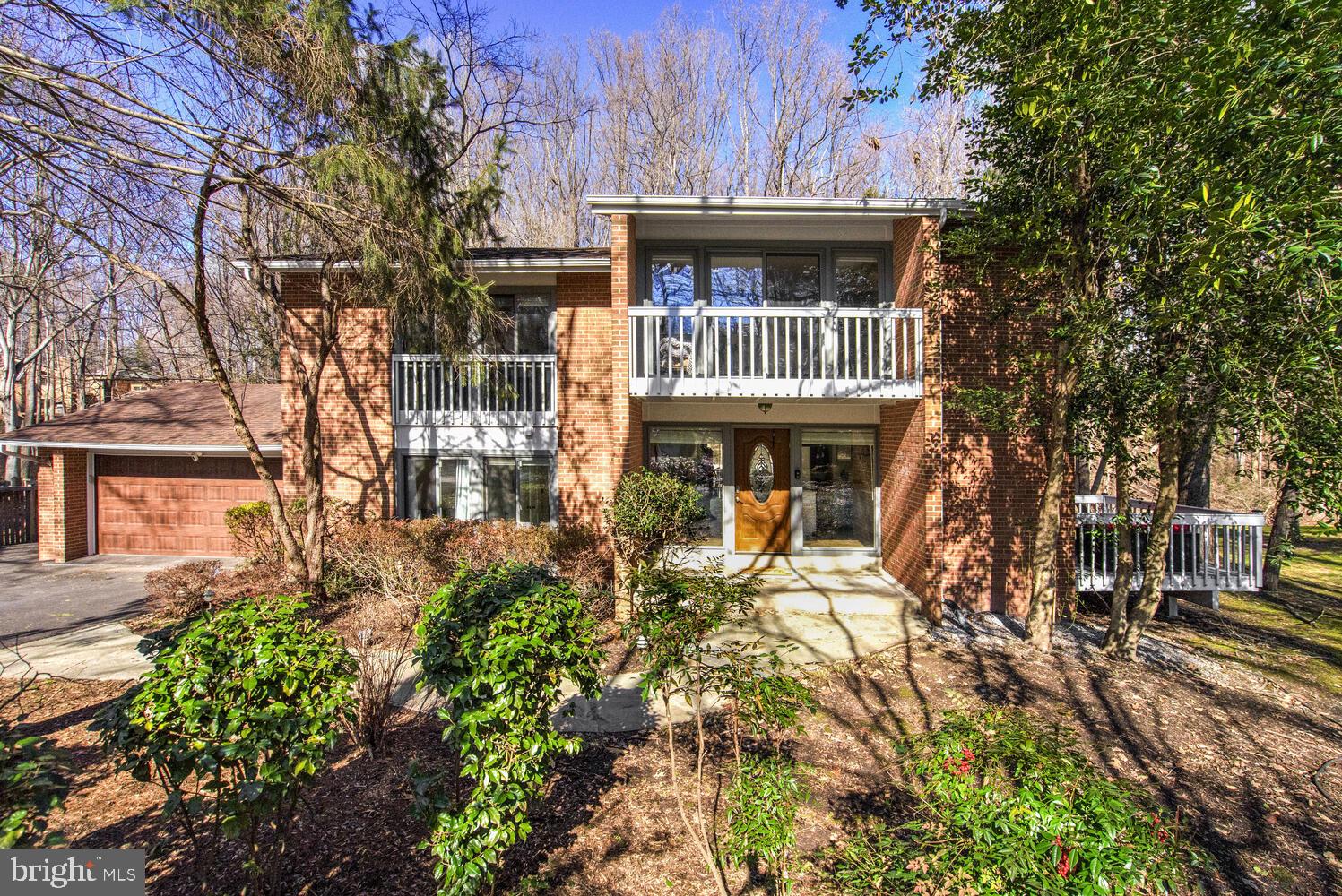 CONGRESSIONAL COUNTRY CLUB ESTATES - Residential