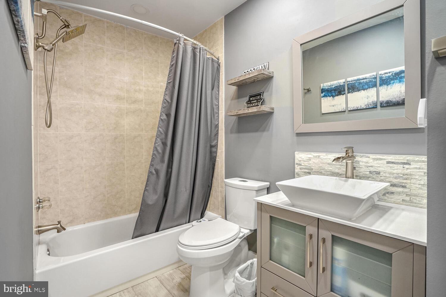 CONGRESSIONAL COUNTRY CLUB ESTATES - Residential