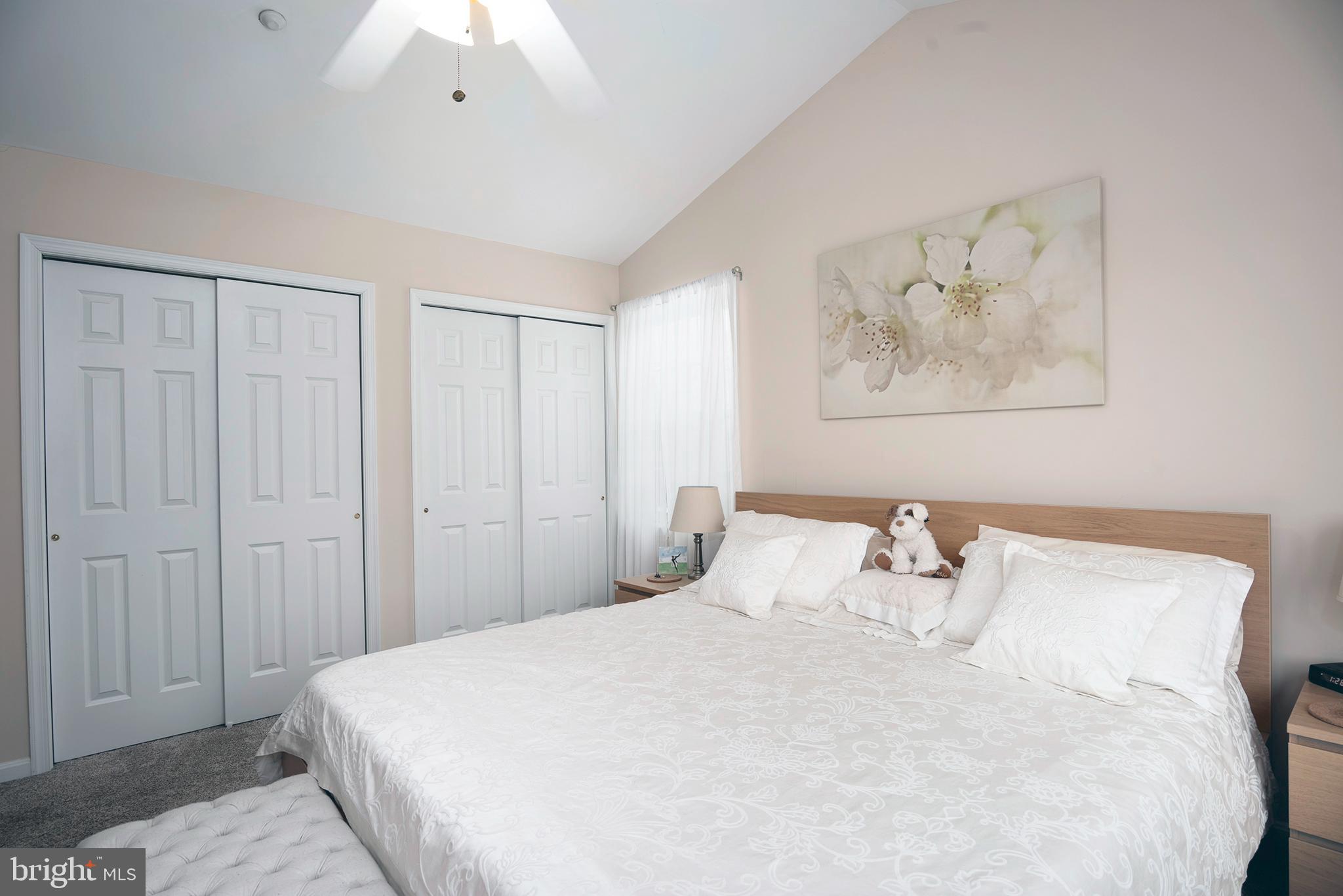 OAK HOLLOW - Residential