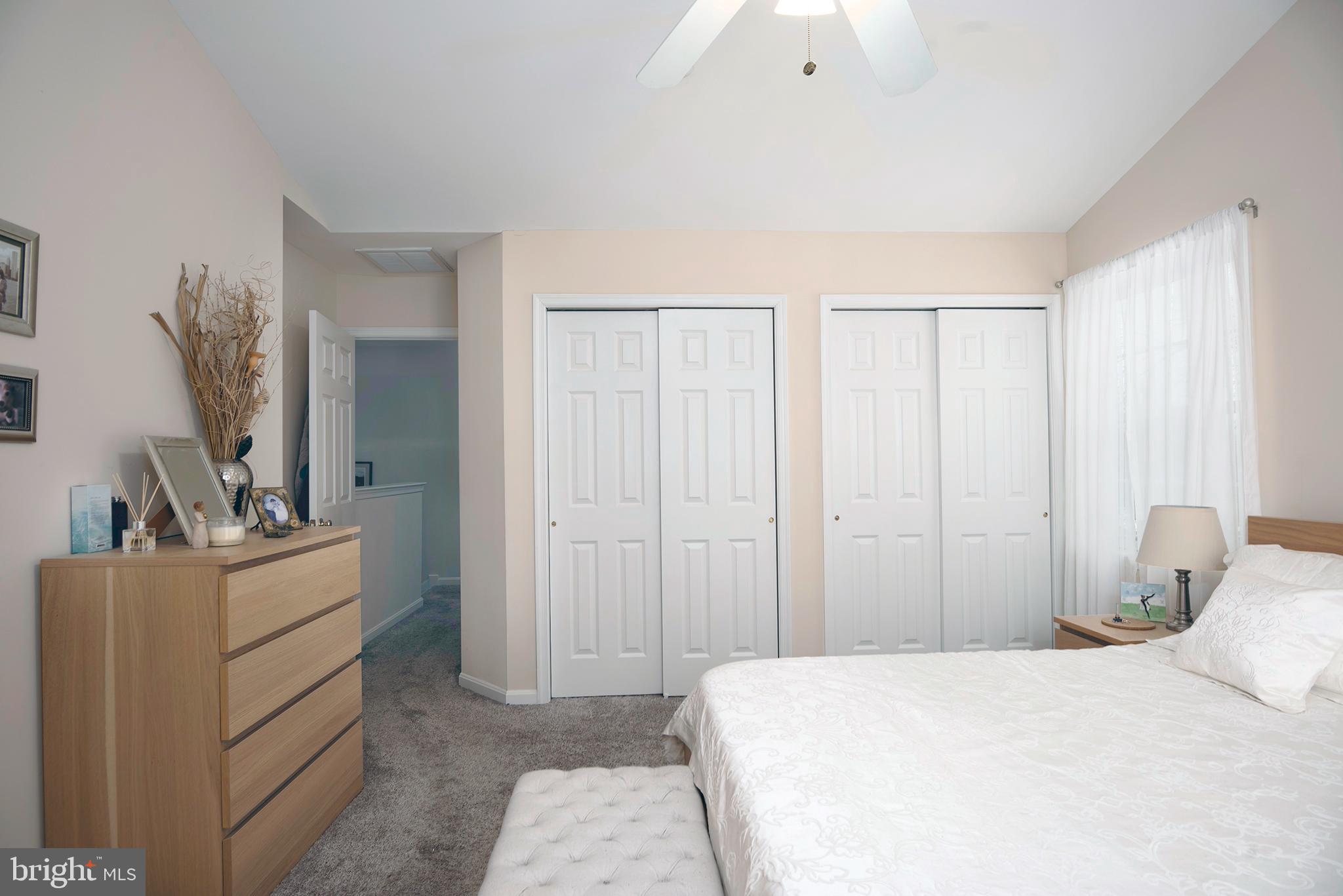 OAK HOLLOW - Residential