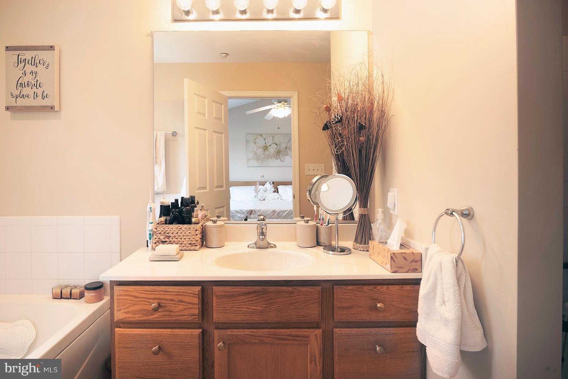 OAK HOLLOW - Residential