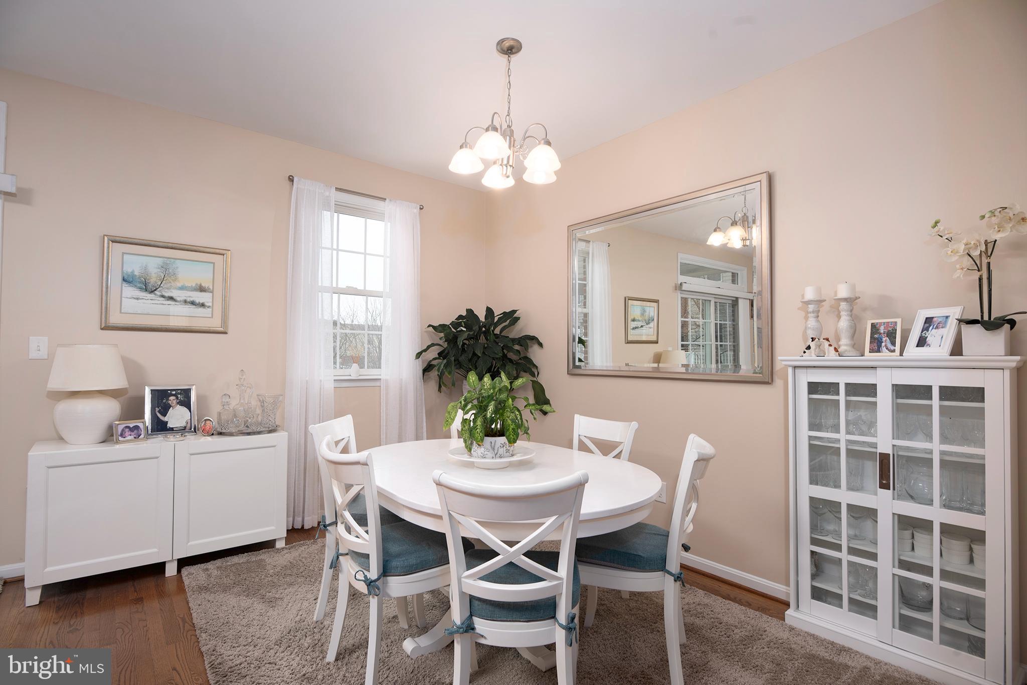 OAK HOLLOW - Residential