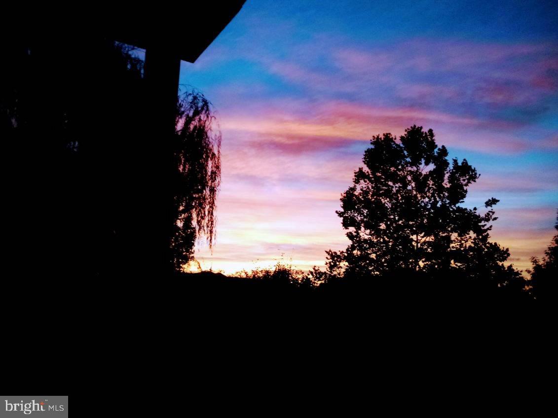 OAK HOLLOW - Residential