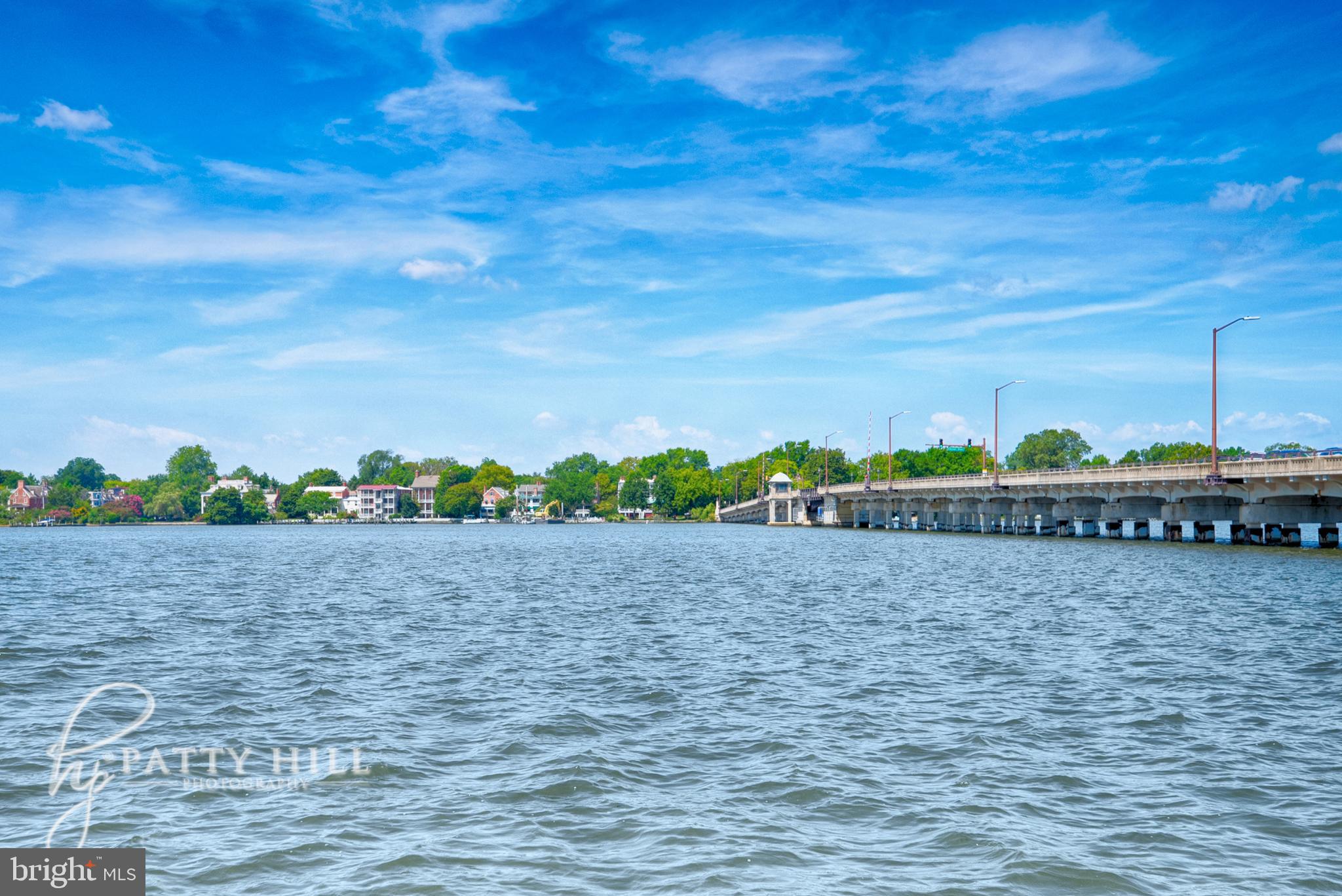 OAK HOLLOW - Residential