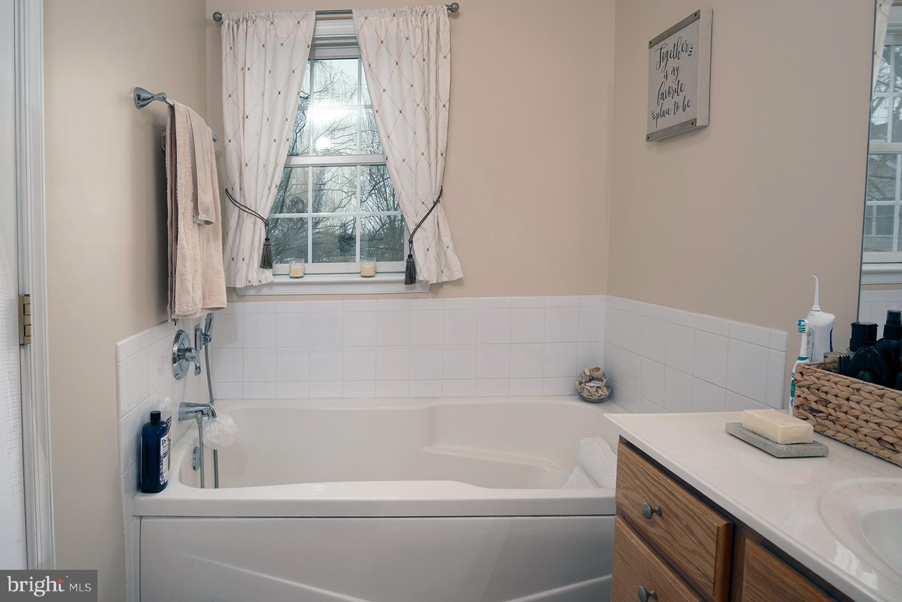 OAK HOLLOW - Residential