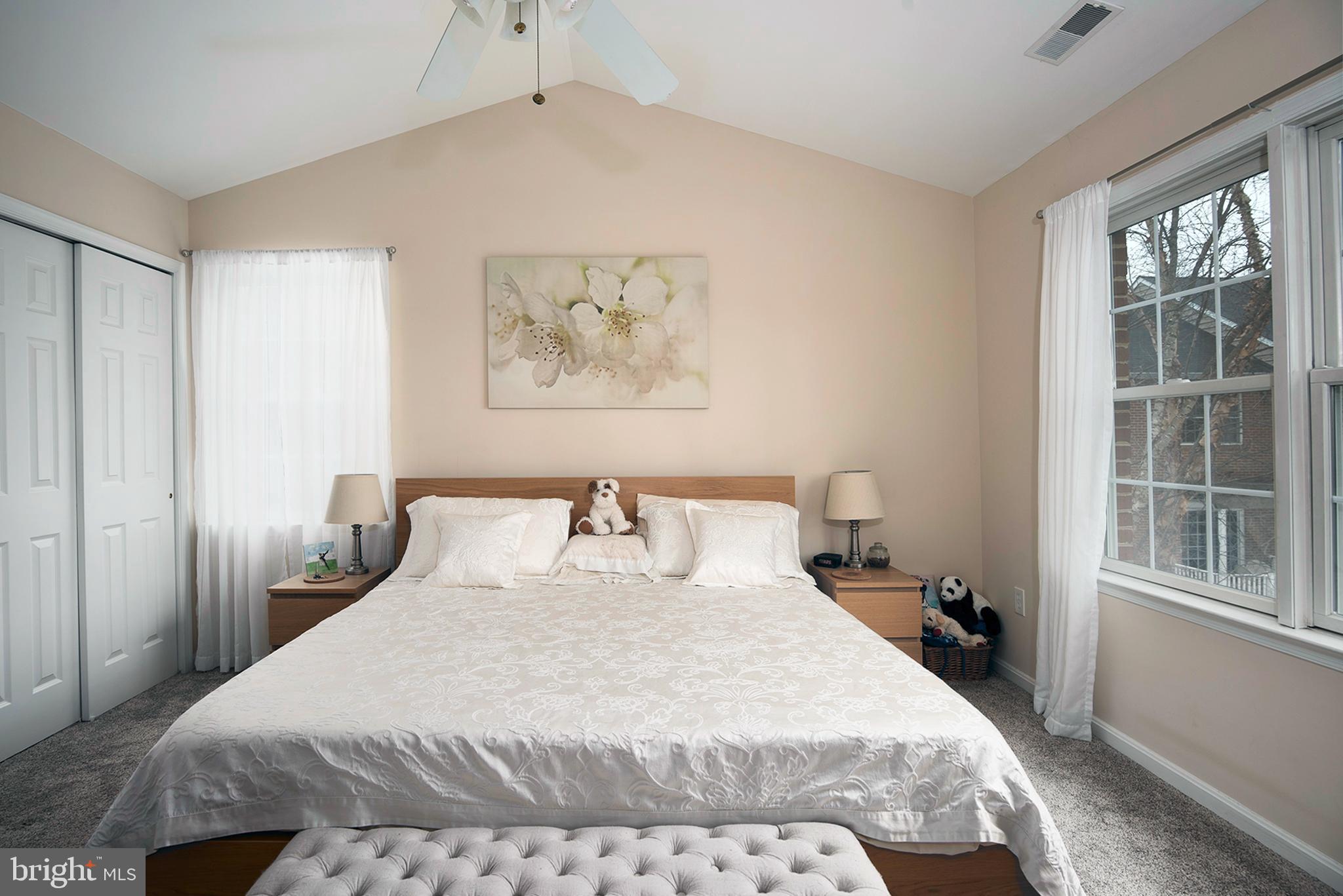 OAK HOLLOW - Residential