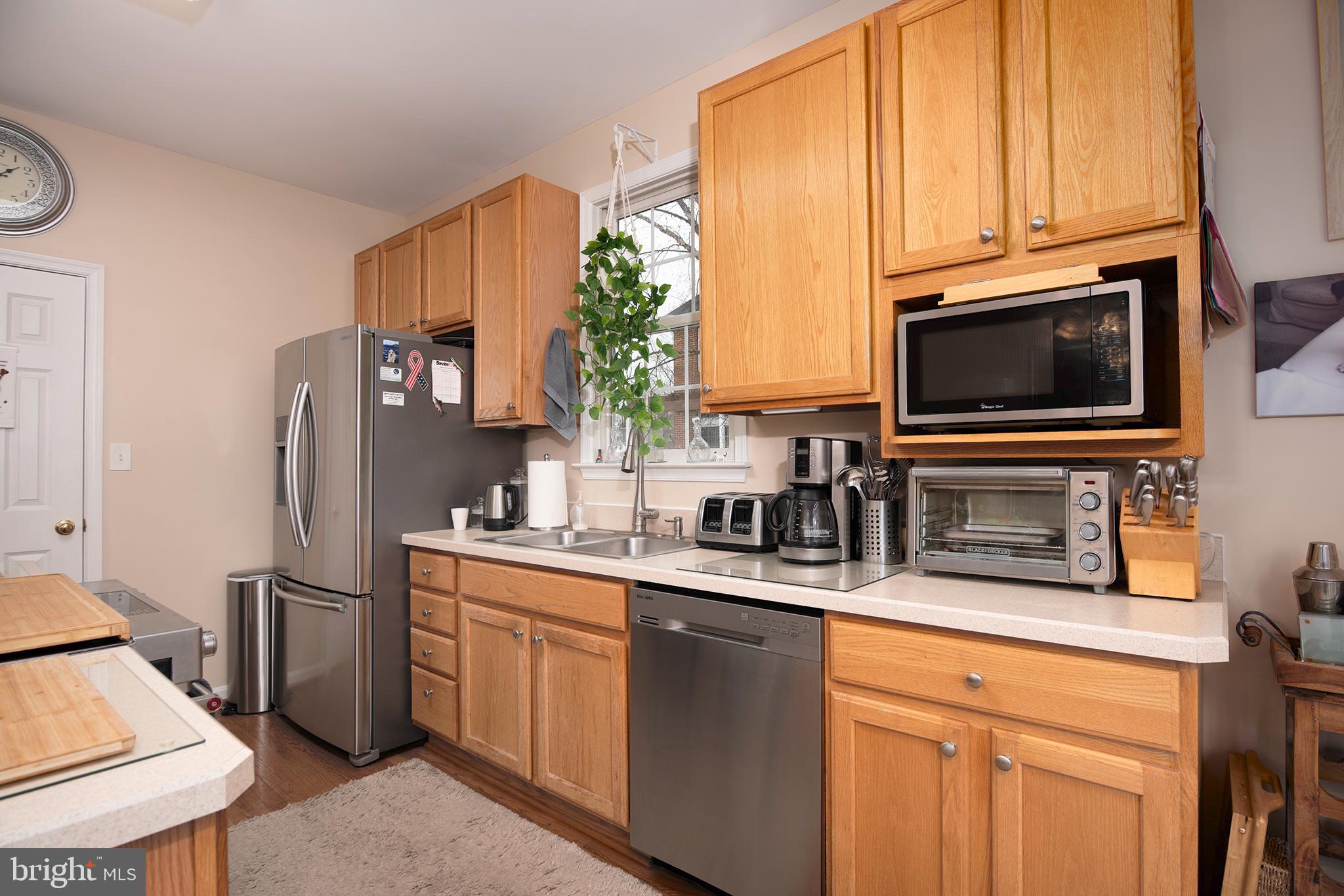 OAK HOLLOW - Residential