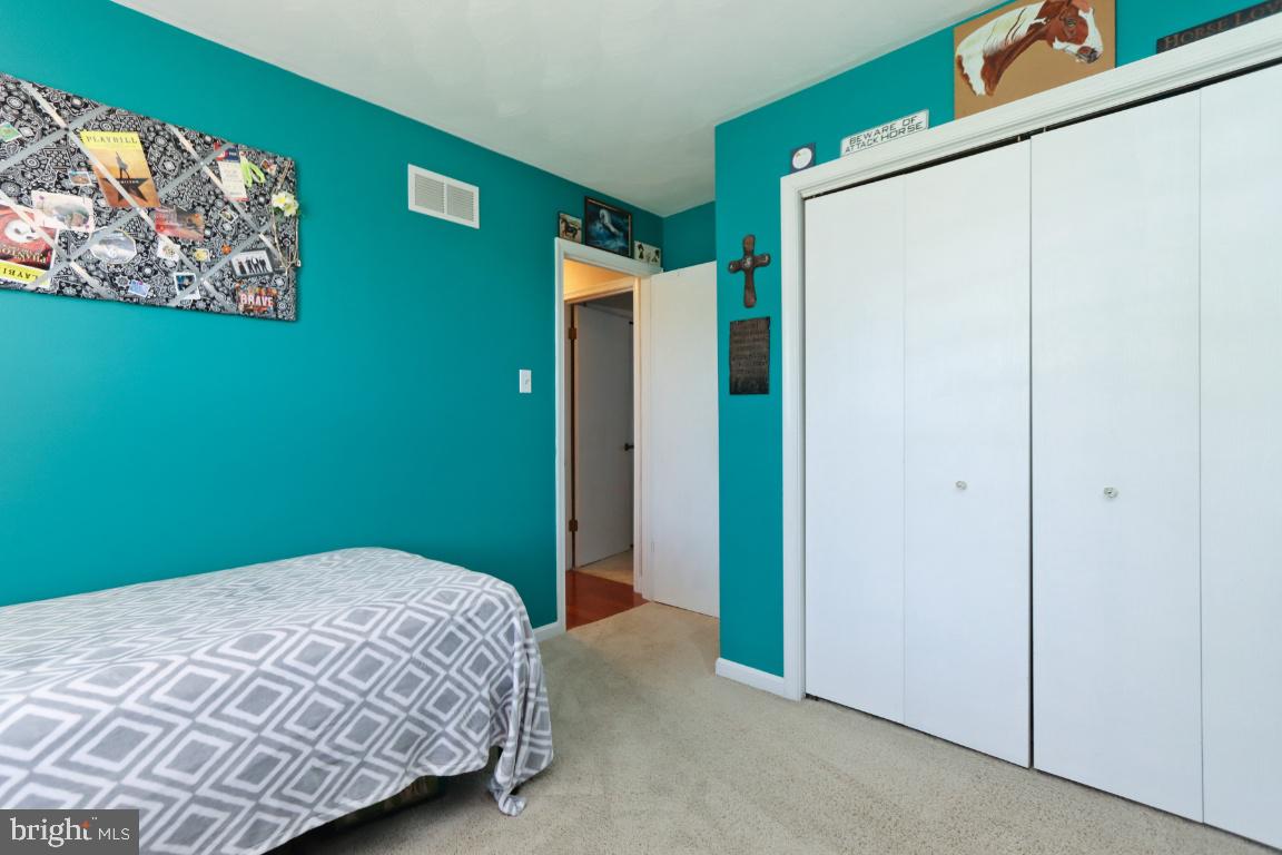 WALNUT HILL - Residential