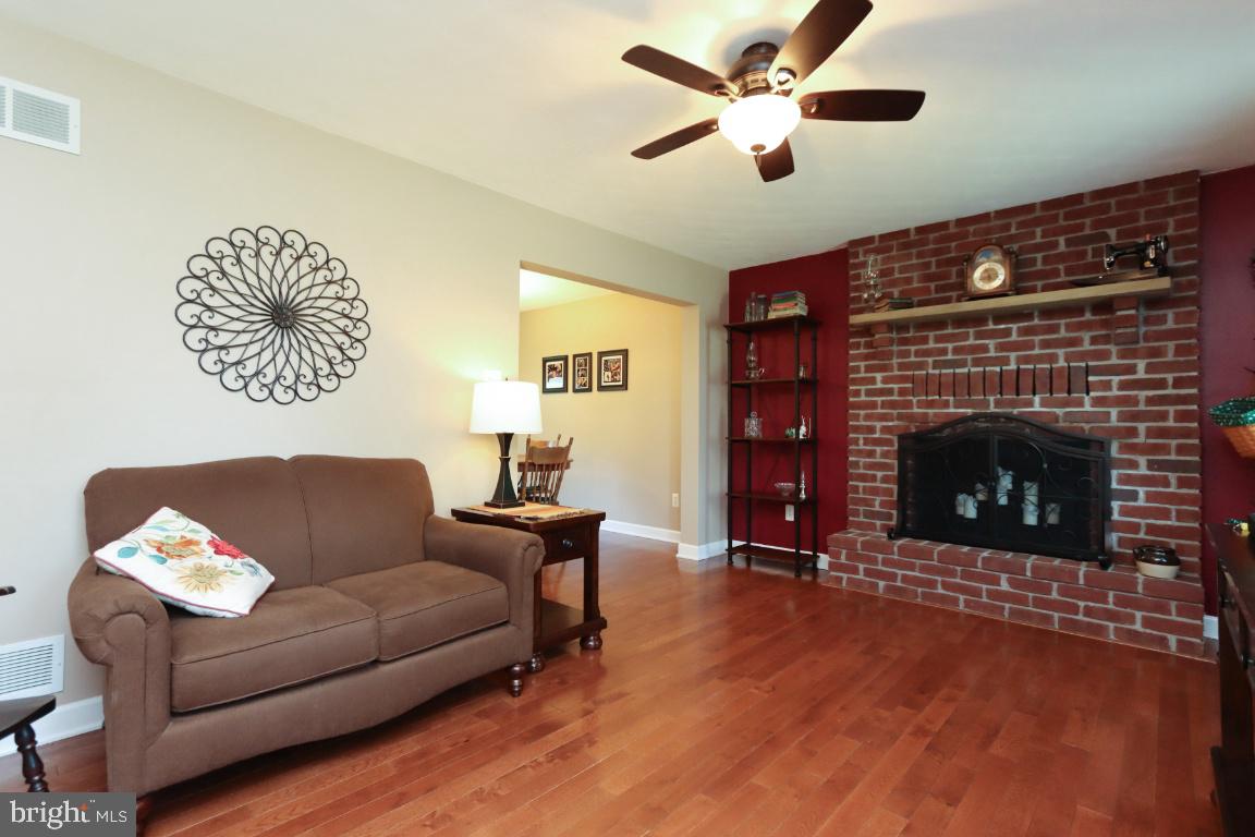 WALNUT HILL - Residential