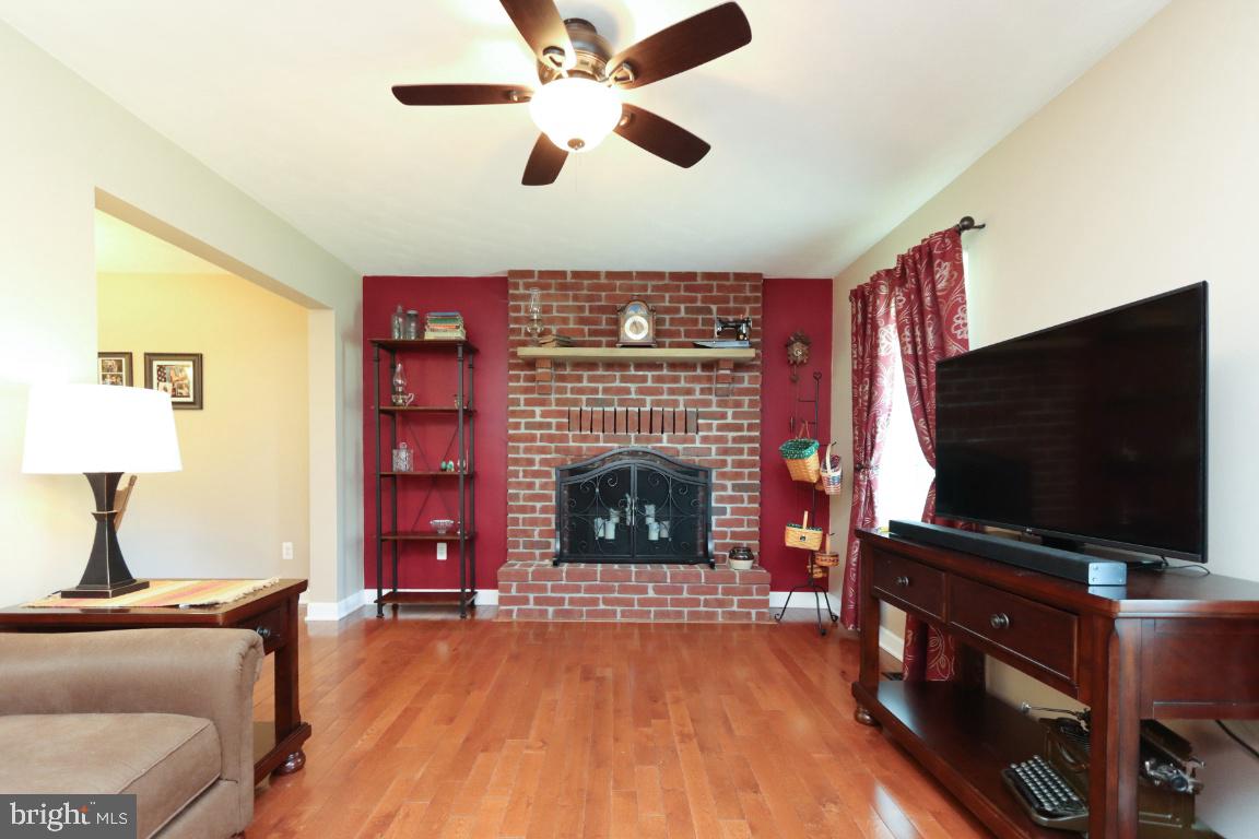 WALNUT HILL - Residential