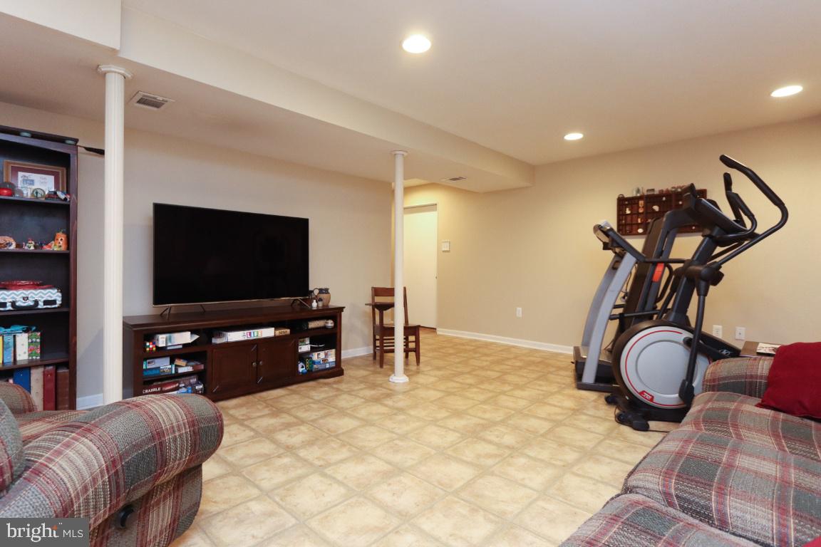 WALNUT HILL - Residential