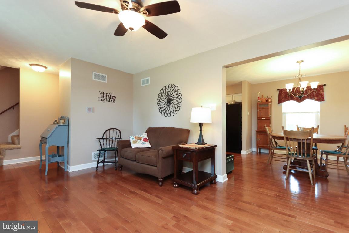 WALNUT HILL - Residential