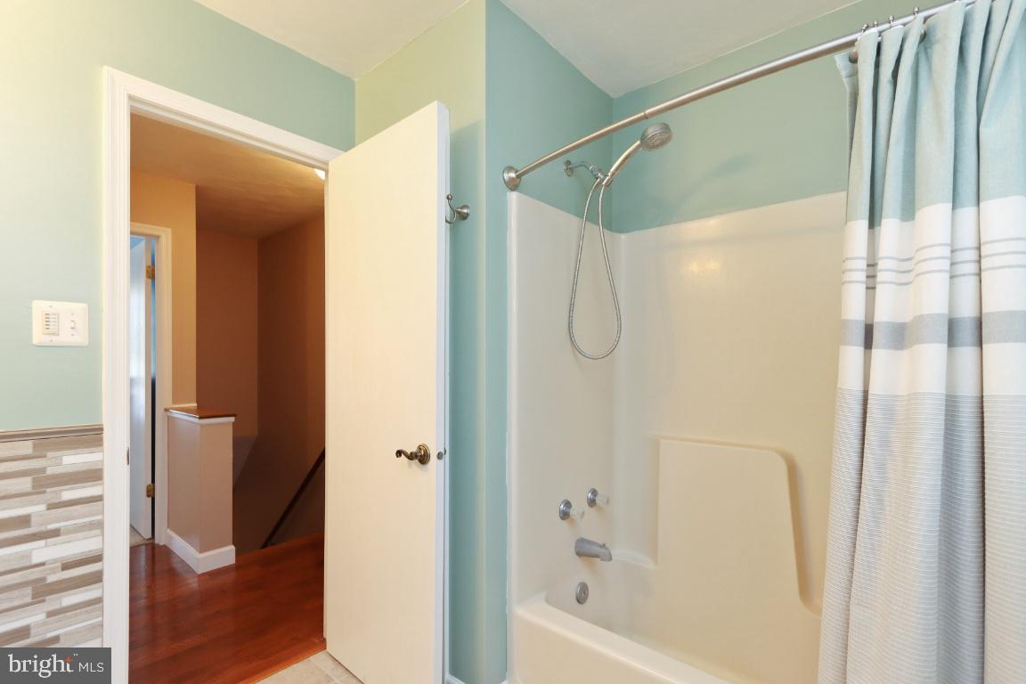 WALNUT HILL - Residential