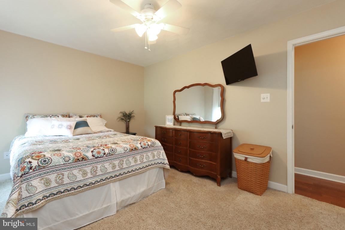 WALNUT HILL - Residential