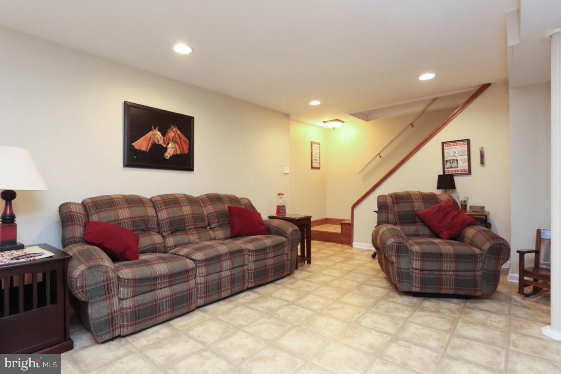 WALNUT HILL - Residential