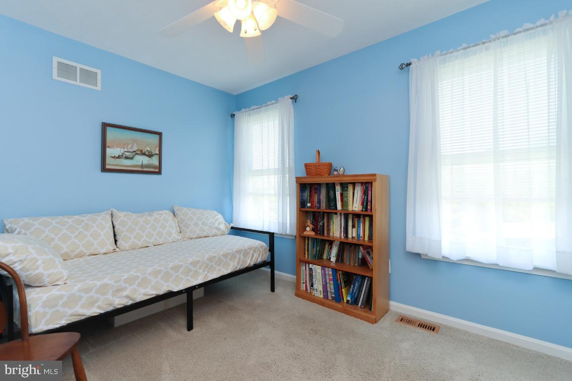 WALNUT HILL - Residential