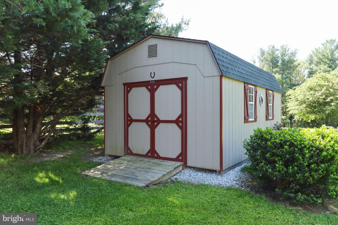 WALNUT HILL - Residential