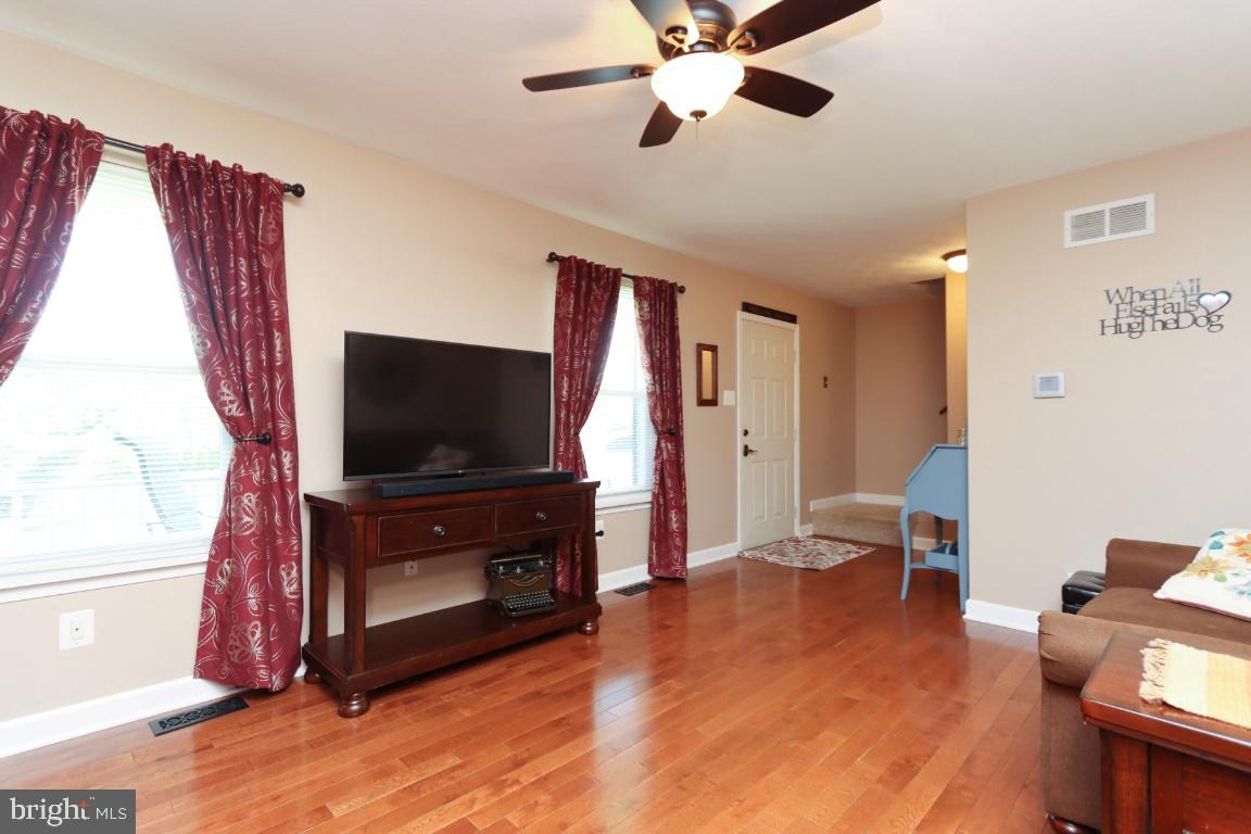 WALNUT HILL - Residential