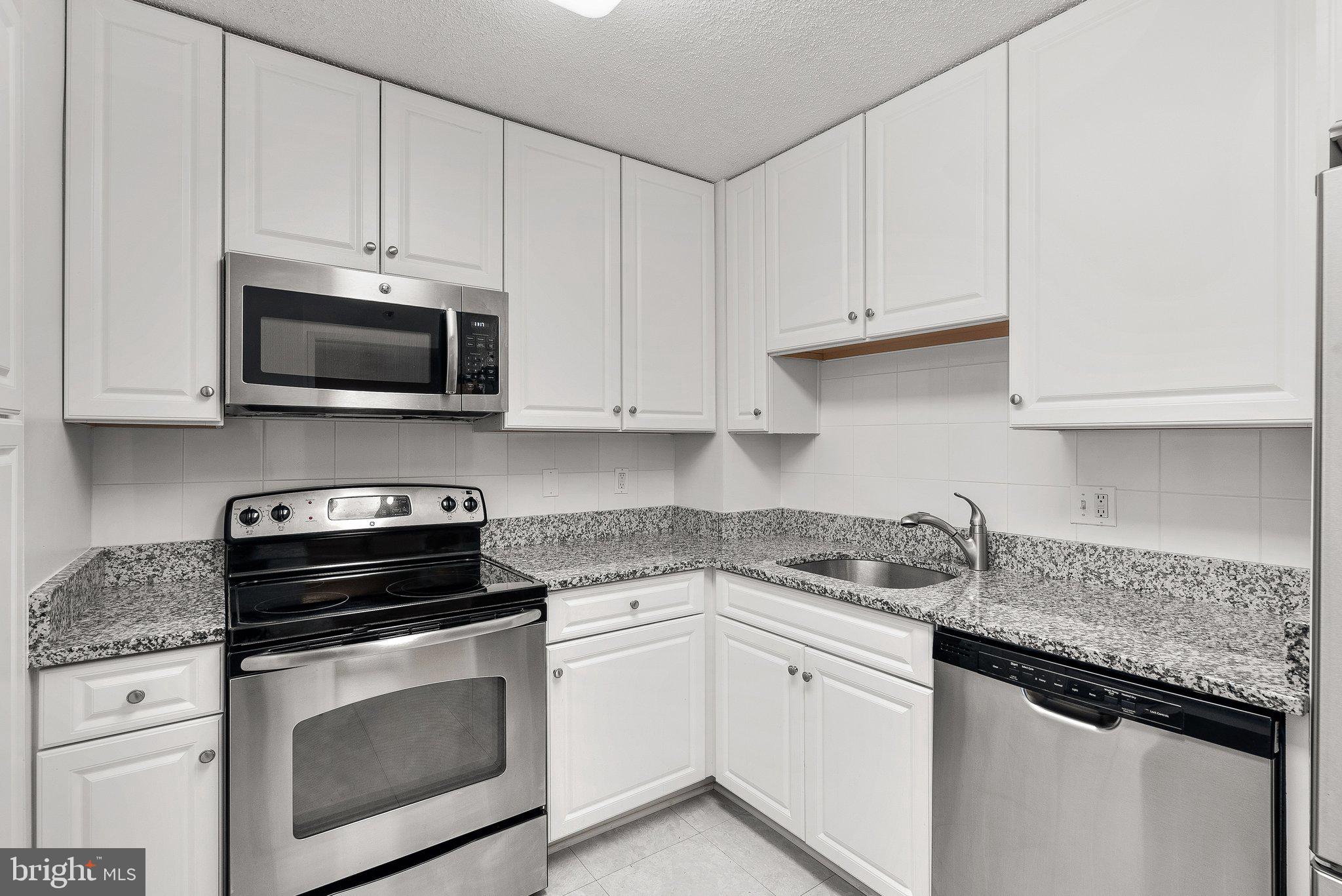 GREENS AT LEISURE WORLD - Residential