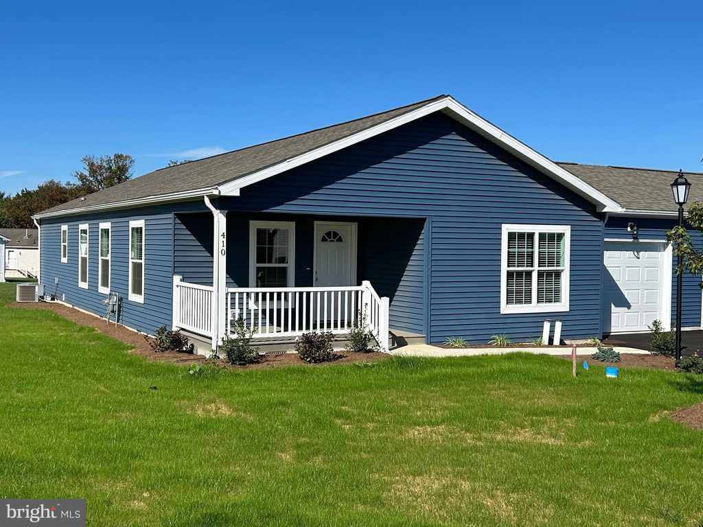 Photo of 410 Eastwood Lane, LANCASTER, PA 17601 (MLS # PALA2064150)